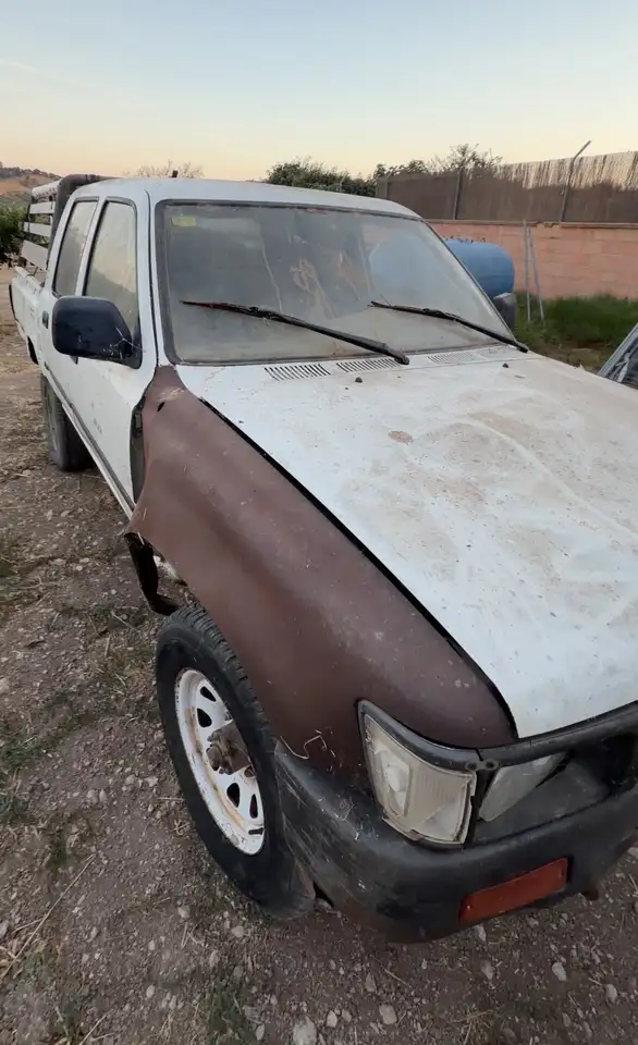 Toyota Hilux 2.5 TD Chasis Cabina, foto 3
