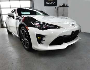 GT MODEL,4 NEW TIRES ON IT,CARBON FIBER,MUST SEE