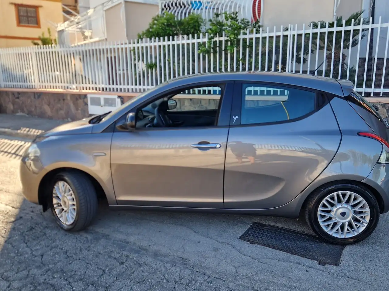 Lancia Ypsilon