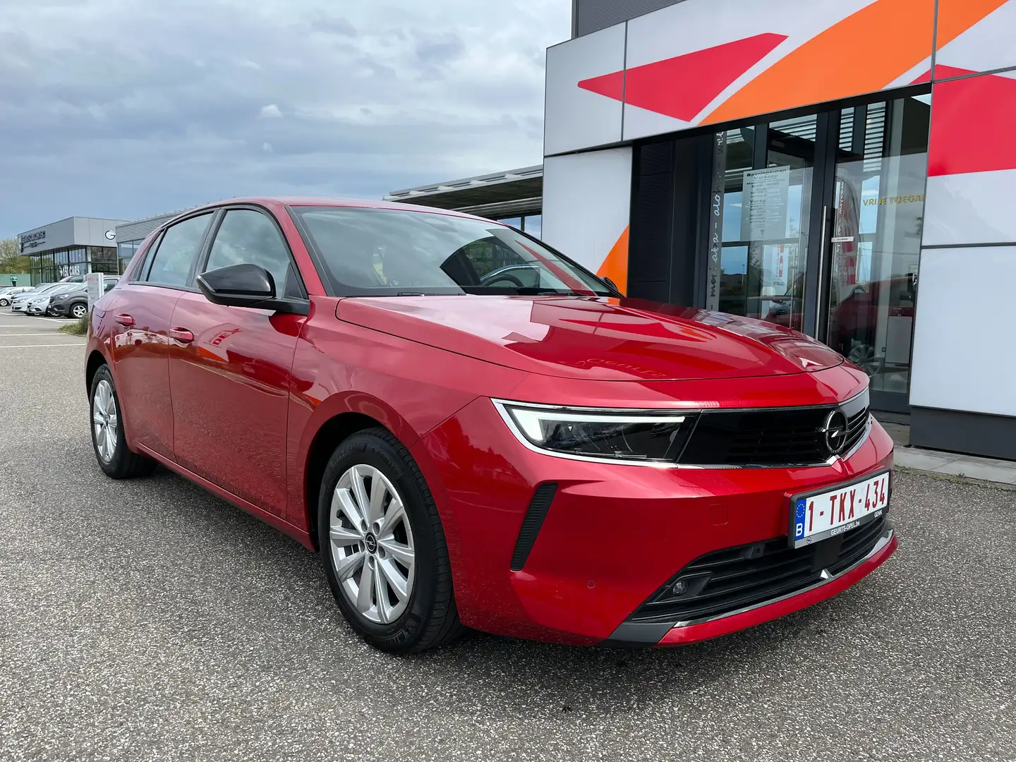 Opel Astra 1.2 Turbo Edition Navi Pro + Camera Rood - 1