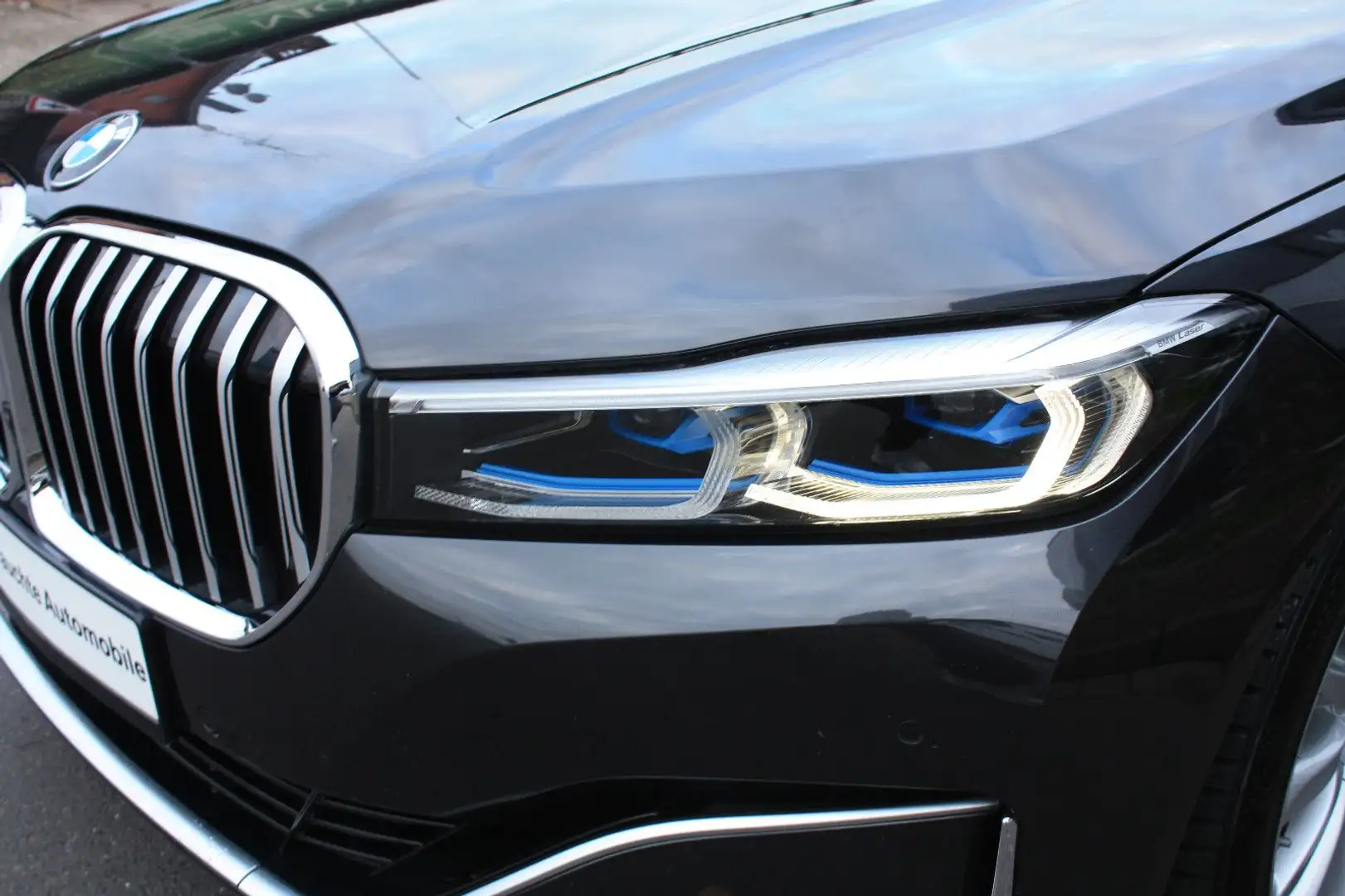 BMW 750 Baureihe 7 Lim 750 i xDrive "TOPZUSTAND!!" Grau - 2