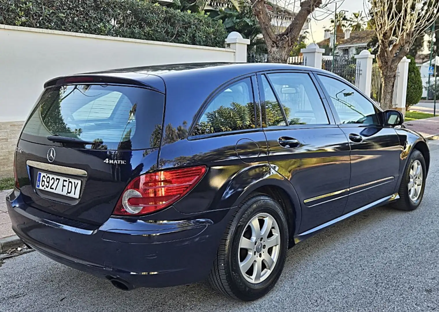 Mercedes-Benz R 320 350 4M Aut. Zwart - 2