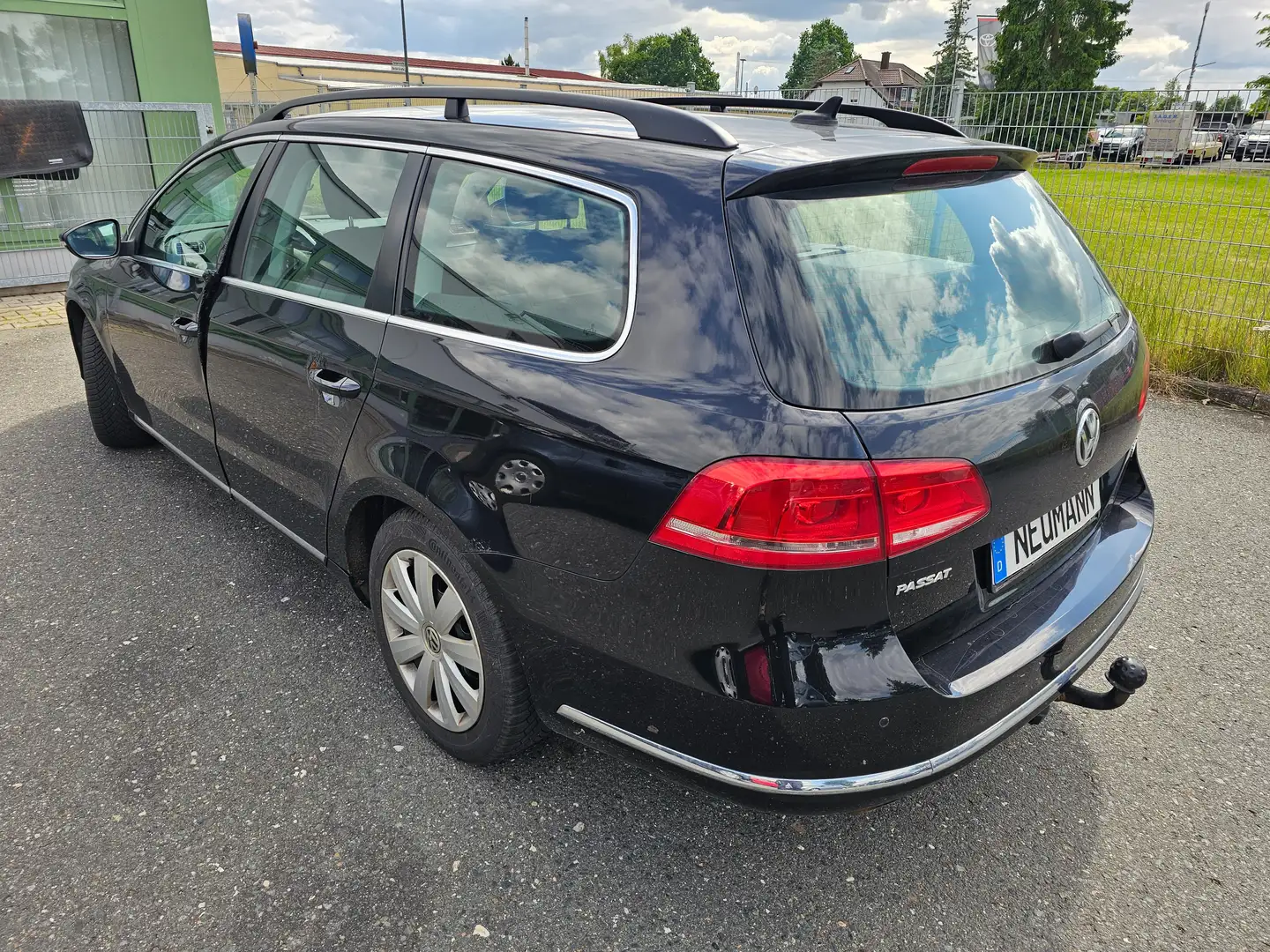 Volkswagen Passat Variant 2.0 Blue TDI Comfortline Klimaautomatik Shz HU7/26 Zwart - 2