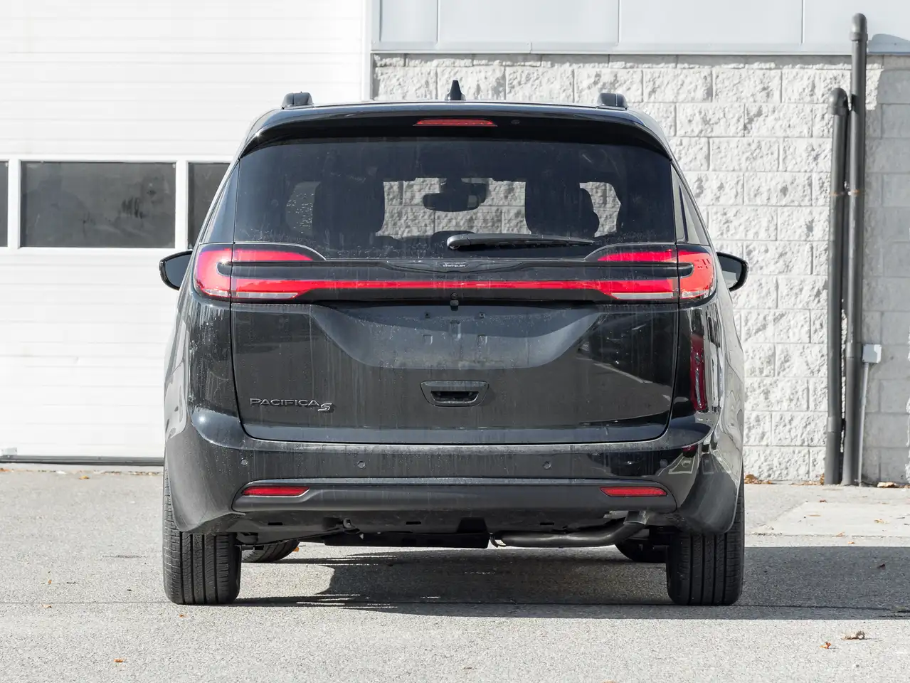 Chrysler Pacifica photo Chrysler Pacifica