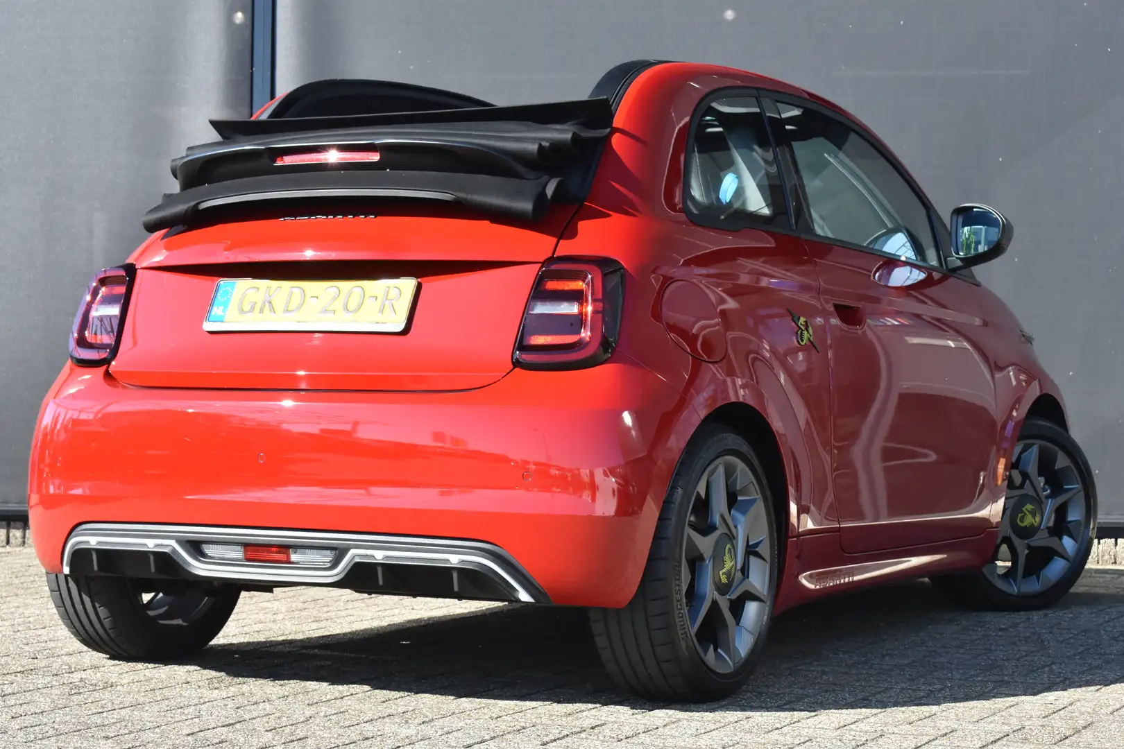 Abarth 500e 500C EV Cabrio 42kWh 3 Fase | Navigatie | Full-LED Roşu - 2