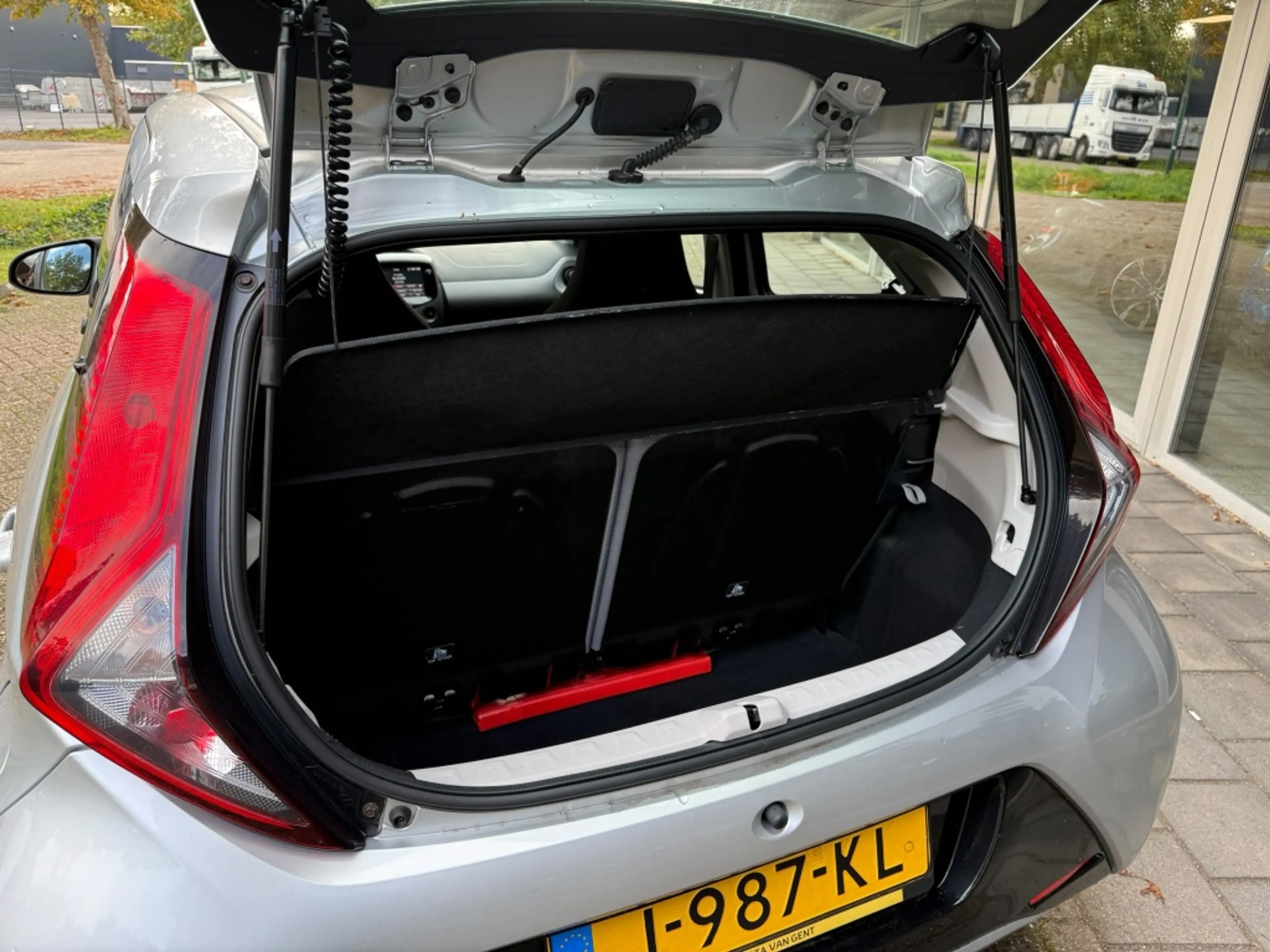 Toyota Aygo 1.0 VVT-i 72pk 5D x-play — photo 11