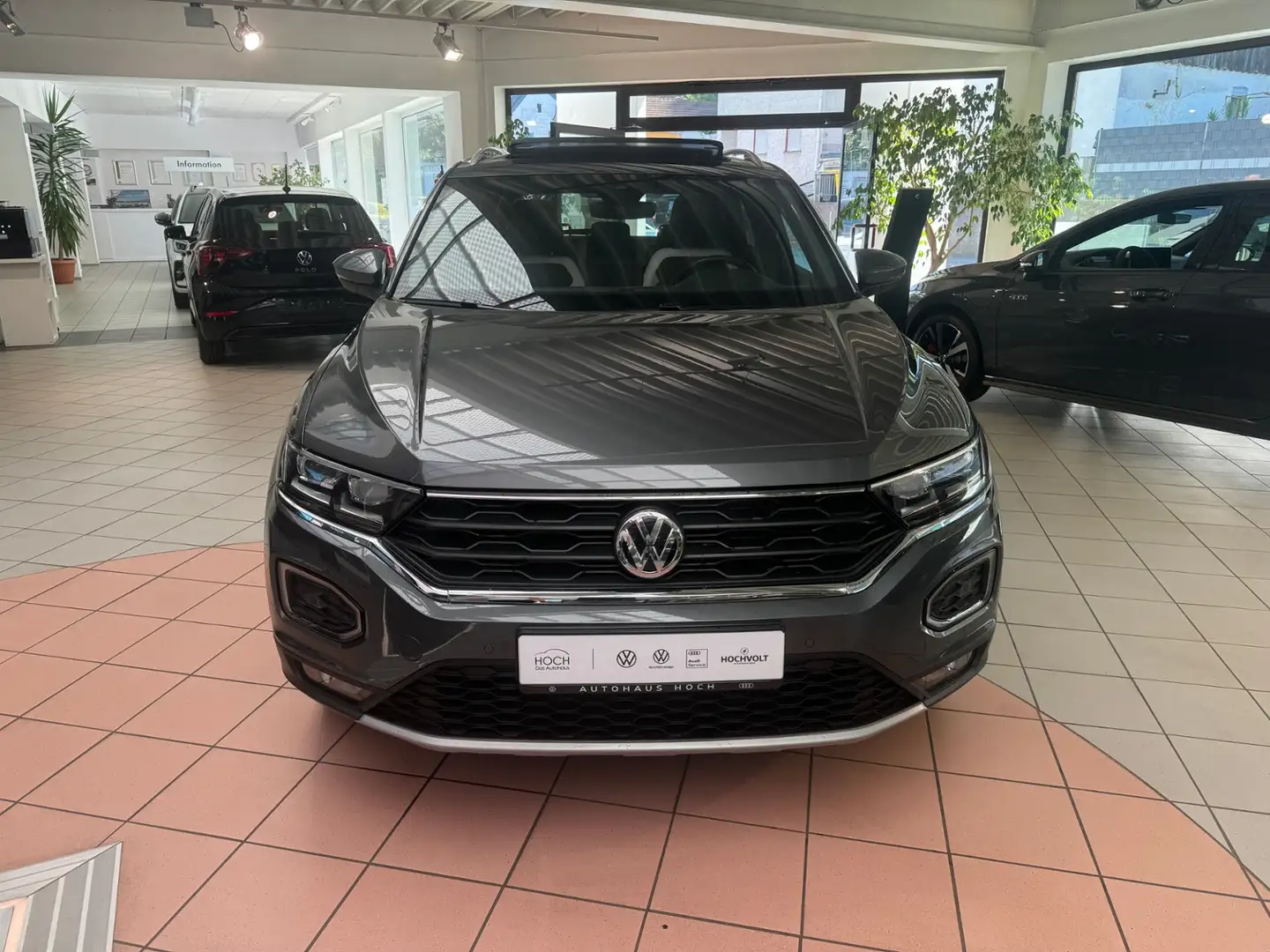 Volkswagen T-Roc 2.0TSI Sport 4Motion+AHK DSG+LED+Schiebeda. Grau - 2
