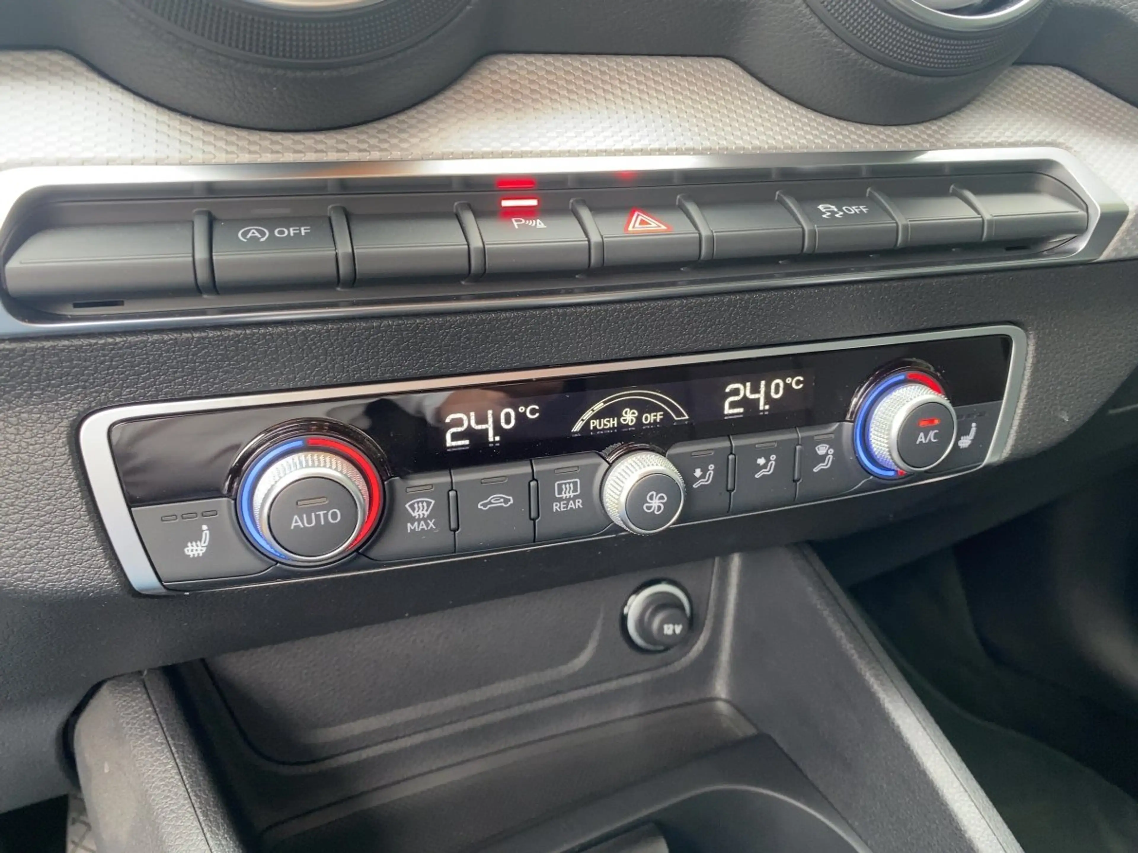 Audi Q2 advanced SHZ*RFK*LED*AHK*DAB*Apple*ACC*DSG*LMF — photo 14