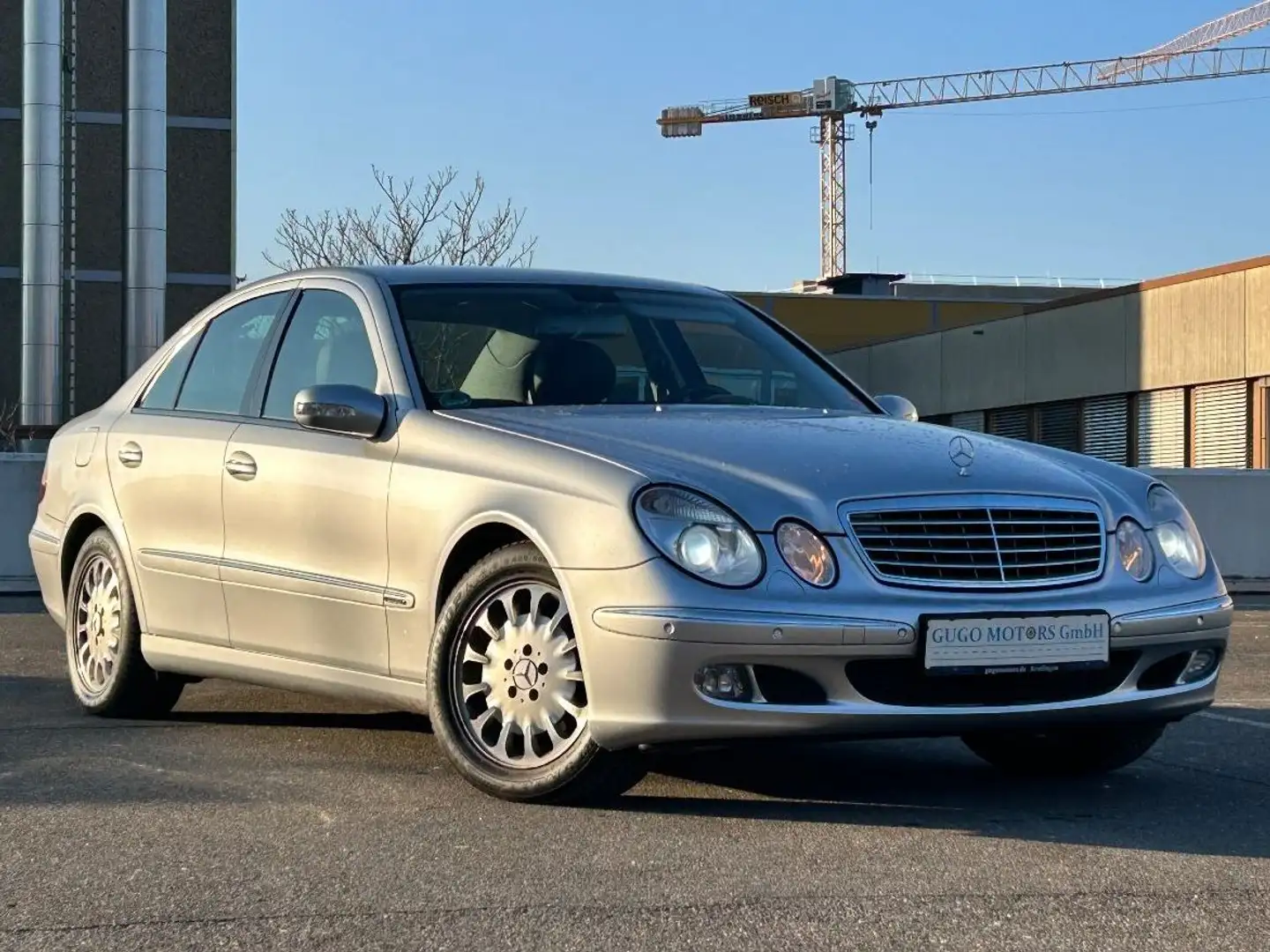 Mercedes-Benz E 320 CDI / 2. Hand / Schiebedach / Leder Silber - 1