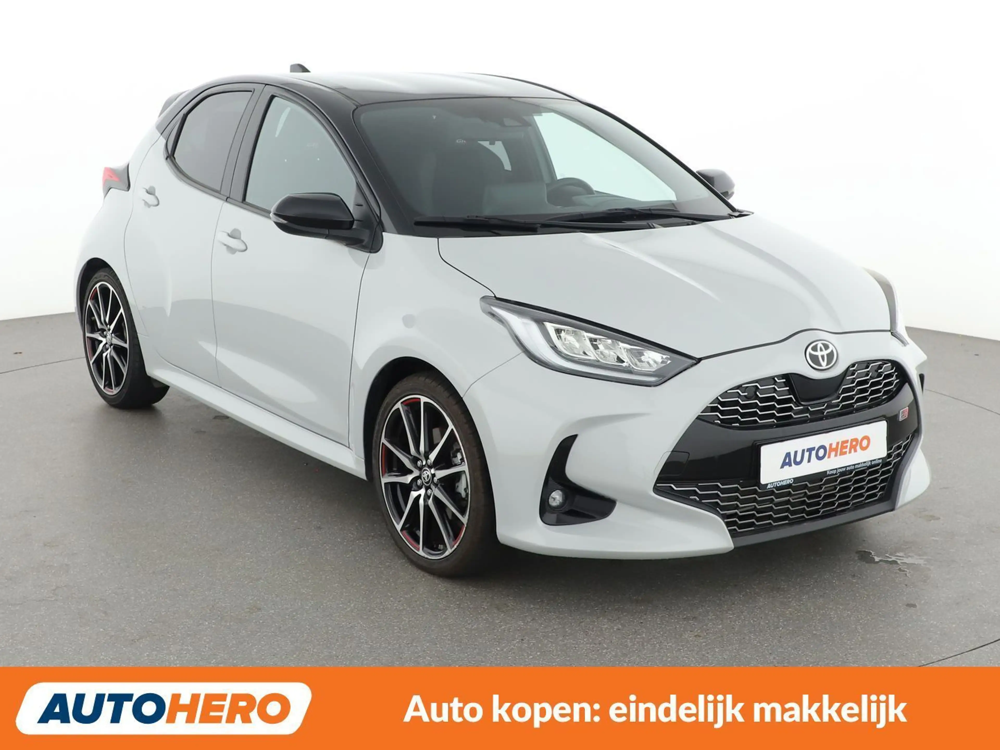 Toyota Yaris 1.5 Hybrid GR Sport — photo 8