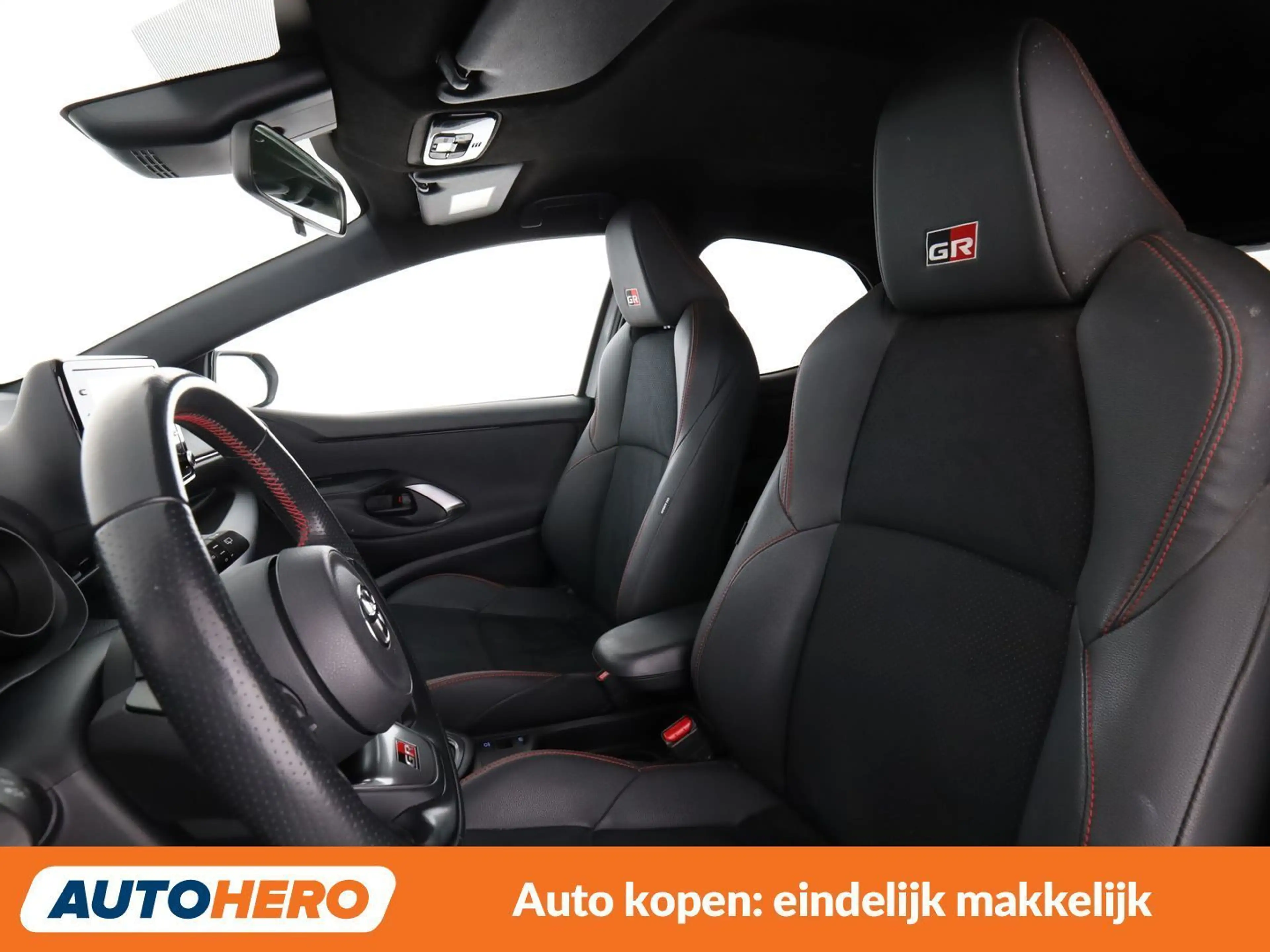 Toyota Yaris 1.5 Hybrid GR Sport — photo 10