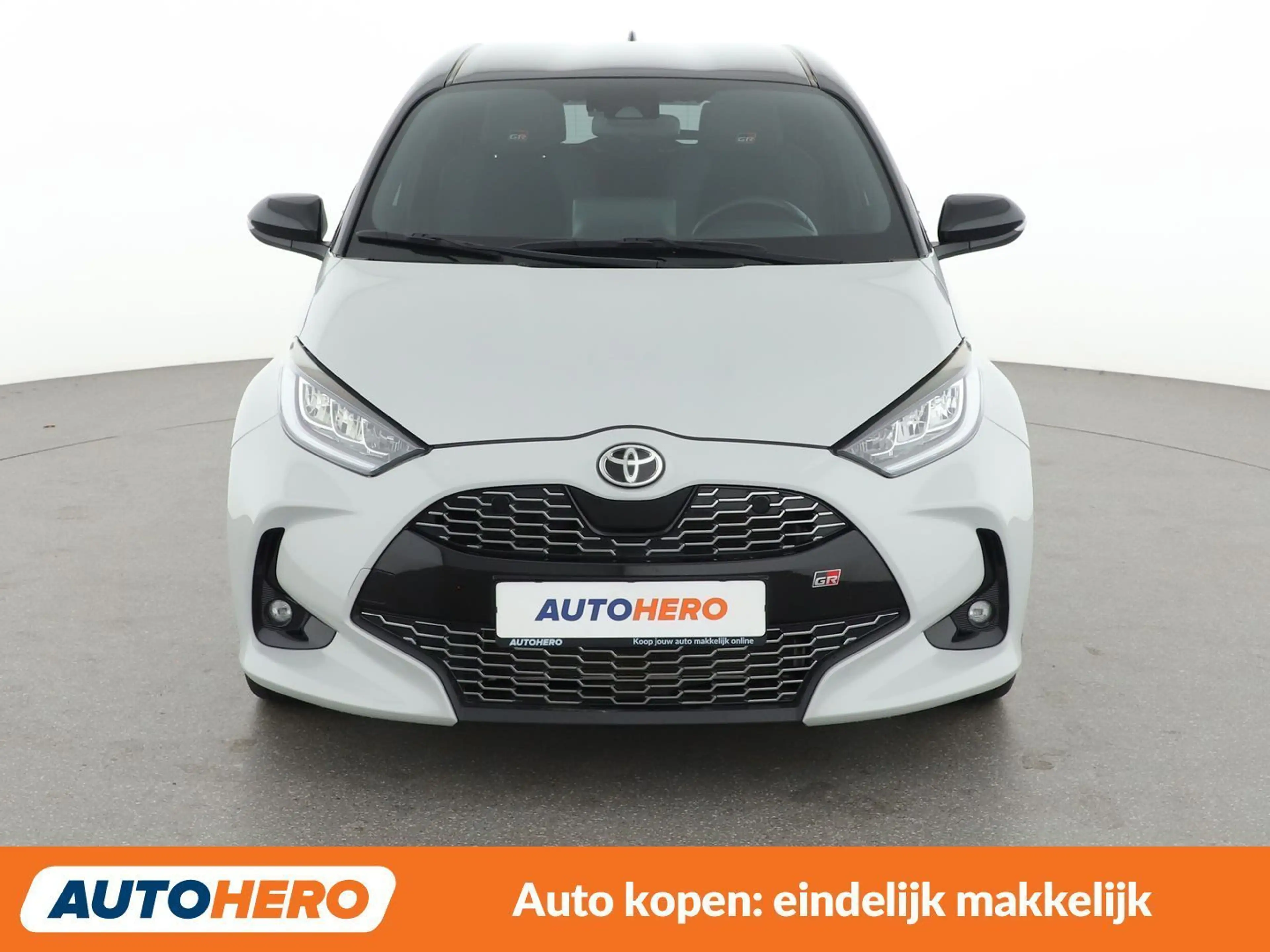 Toyota Yaris 1.5 Hybrid GR Sport — photo 9