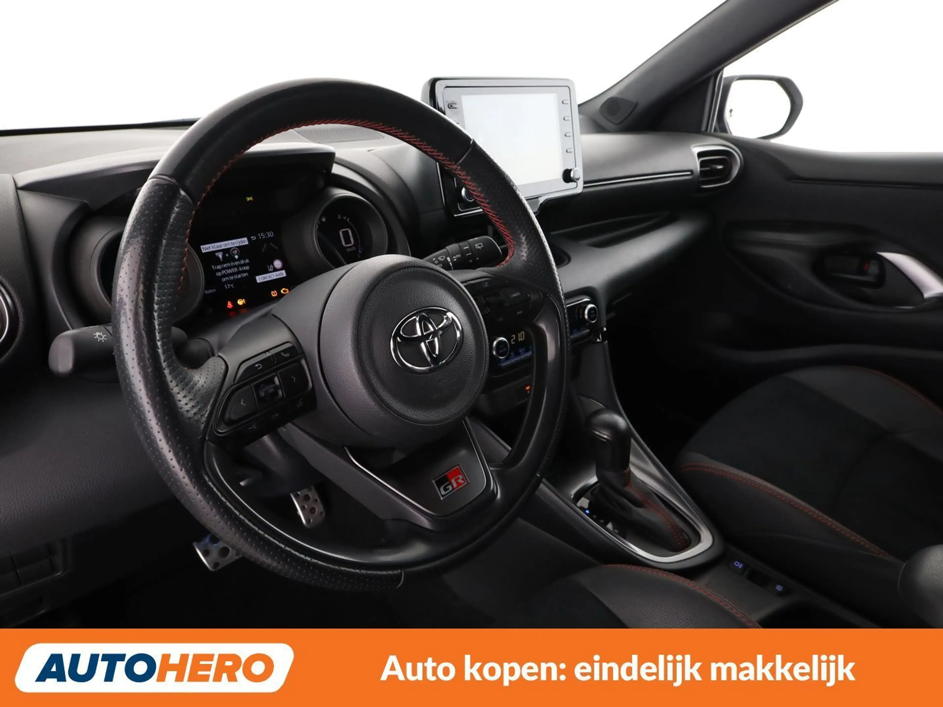 Toyota Yaris 1.5 Hybrid GR Sport — photo 11