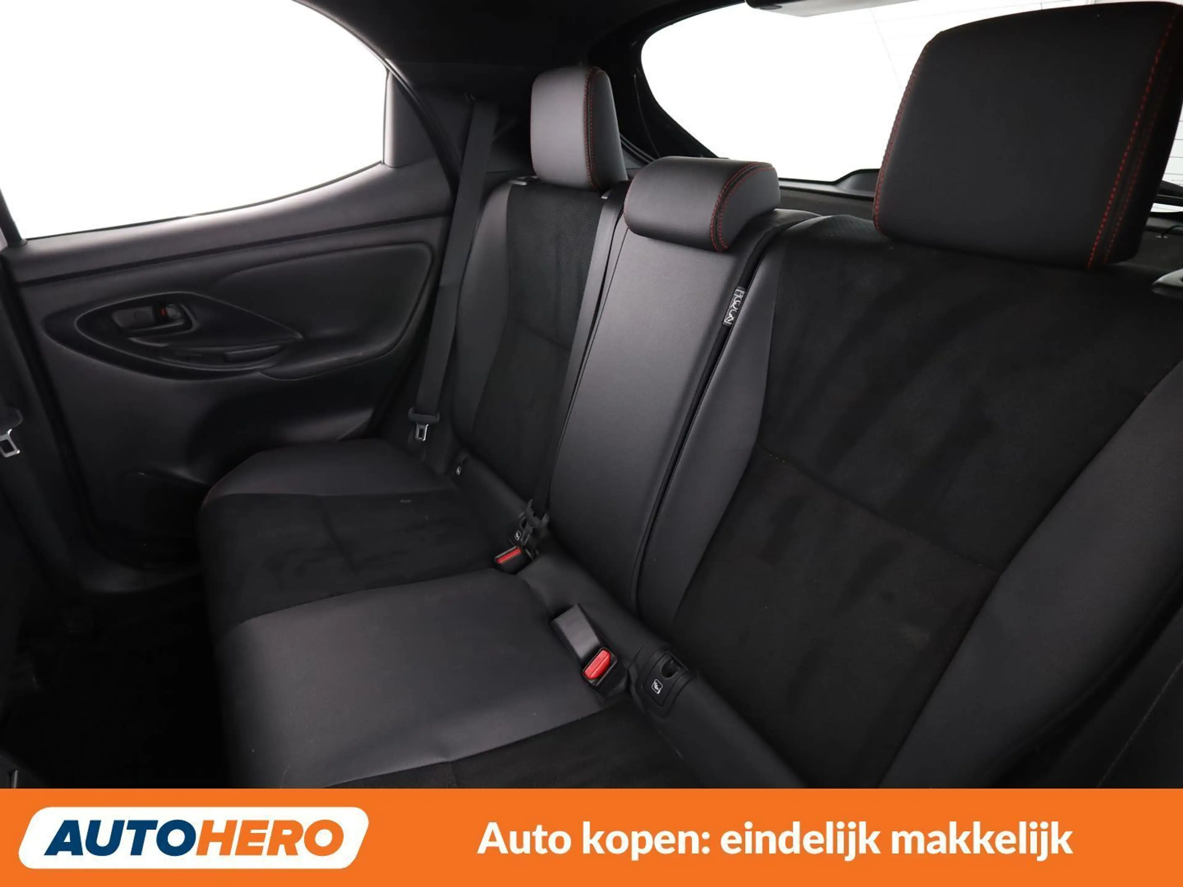 Toyota Yaris 1.5 Hybrid GR Sport — photo 14