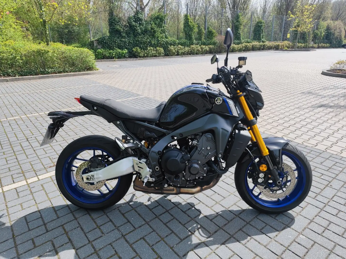 Yamaha MT-09 SP Schwarz - 2