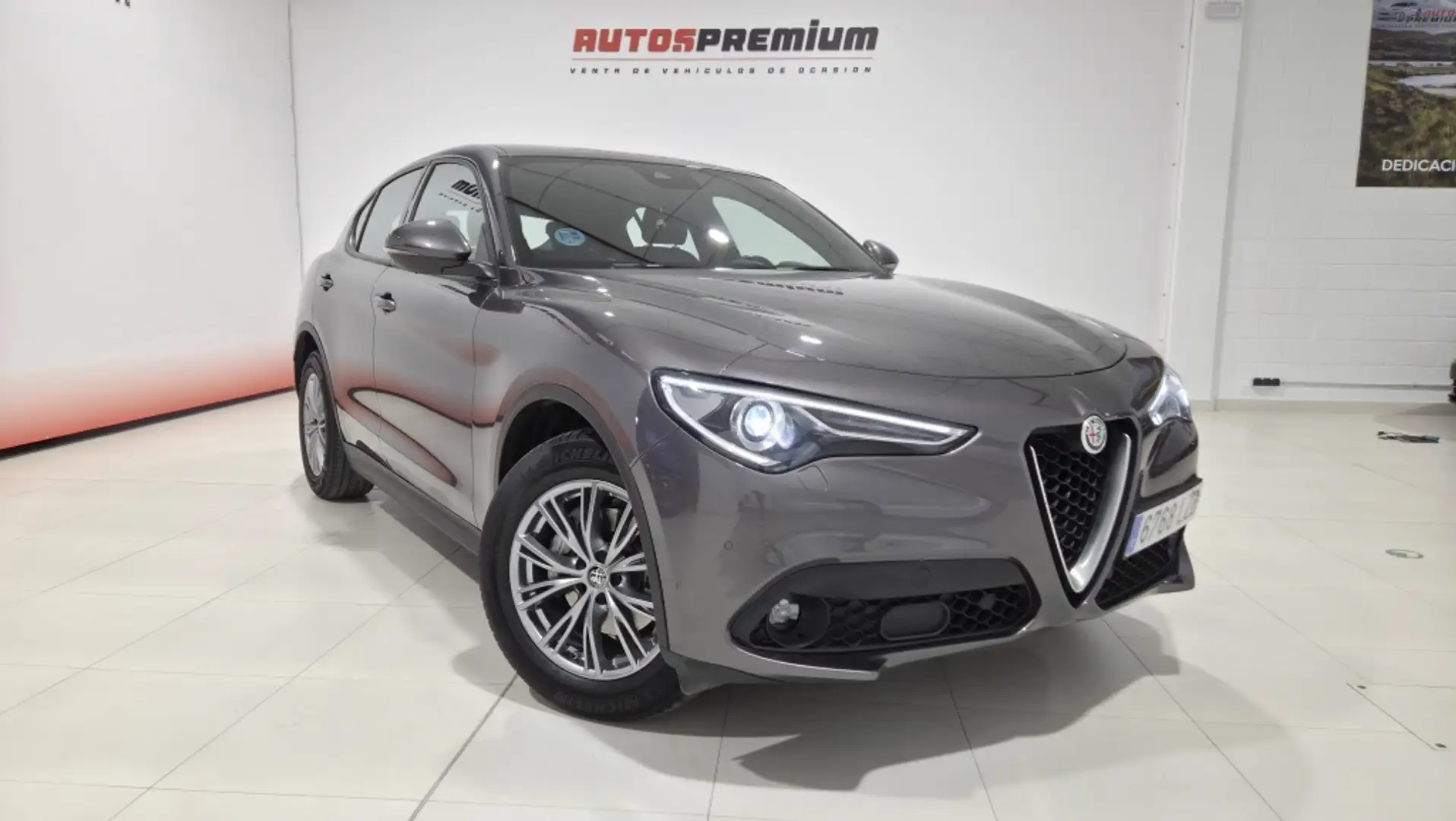 Alfa Romeo Stelvio 2.2 Sprint + Q4 190 Aut. Gris - 2