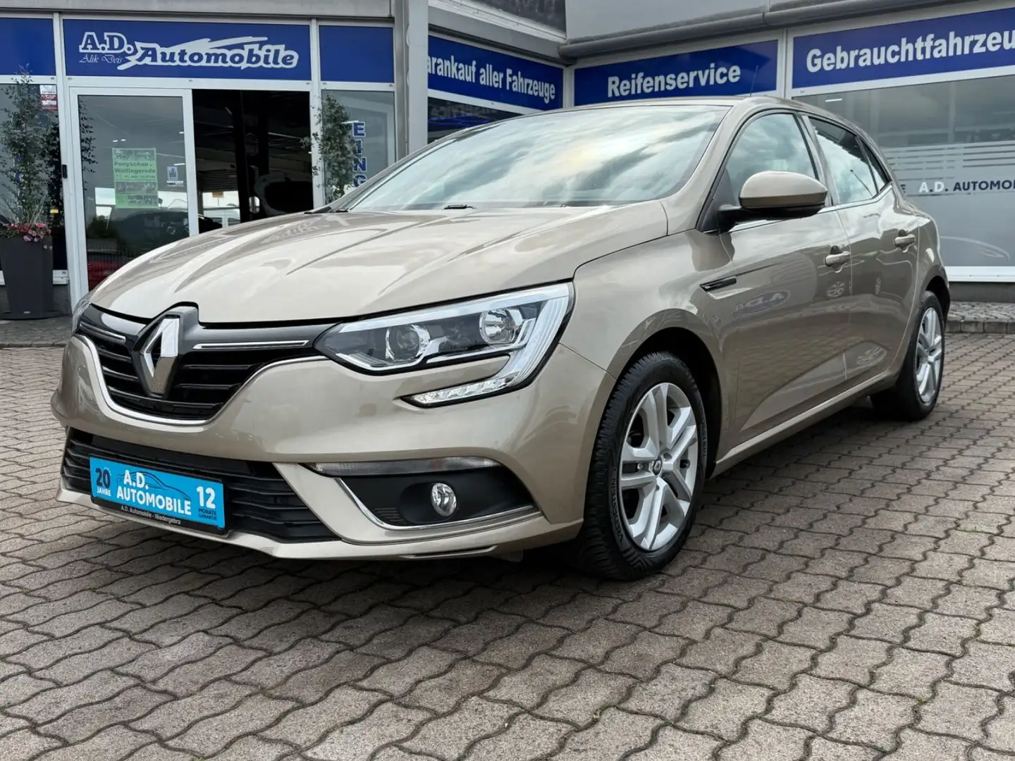 Renault Megane IV Lim. 5-trg. Experience Beige - 1