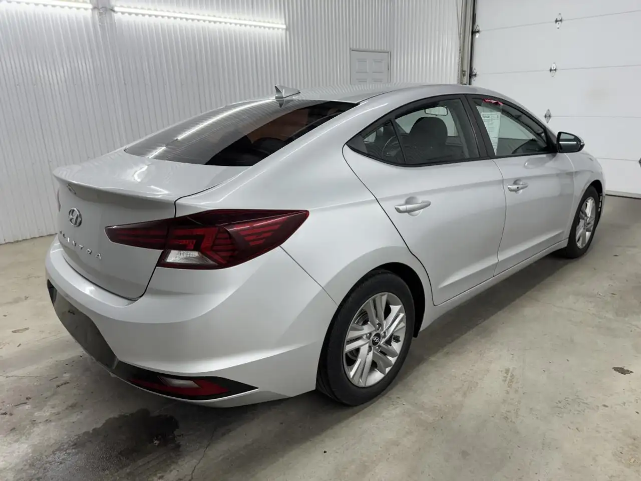 Hyundai ELANTRA fotografie Hyundai ELANTRA