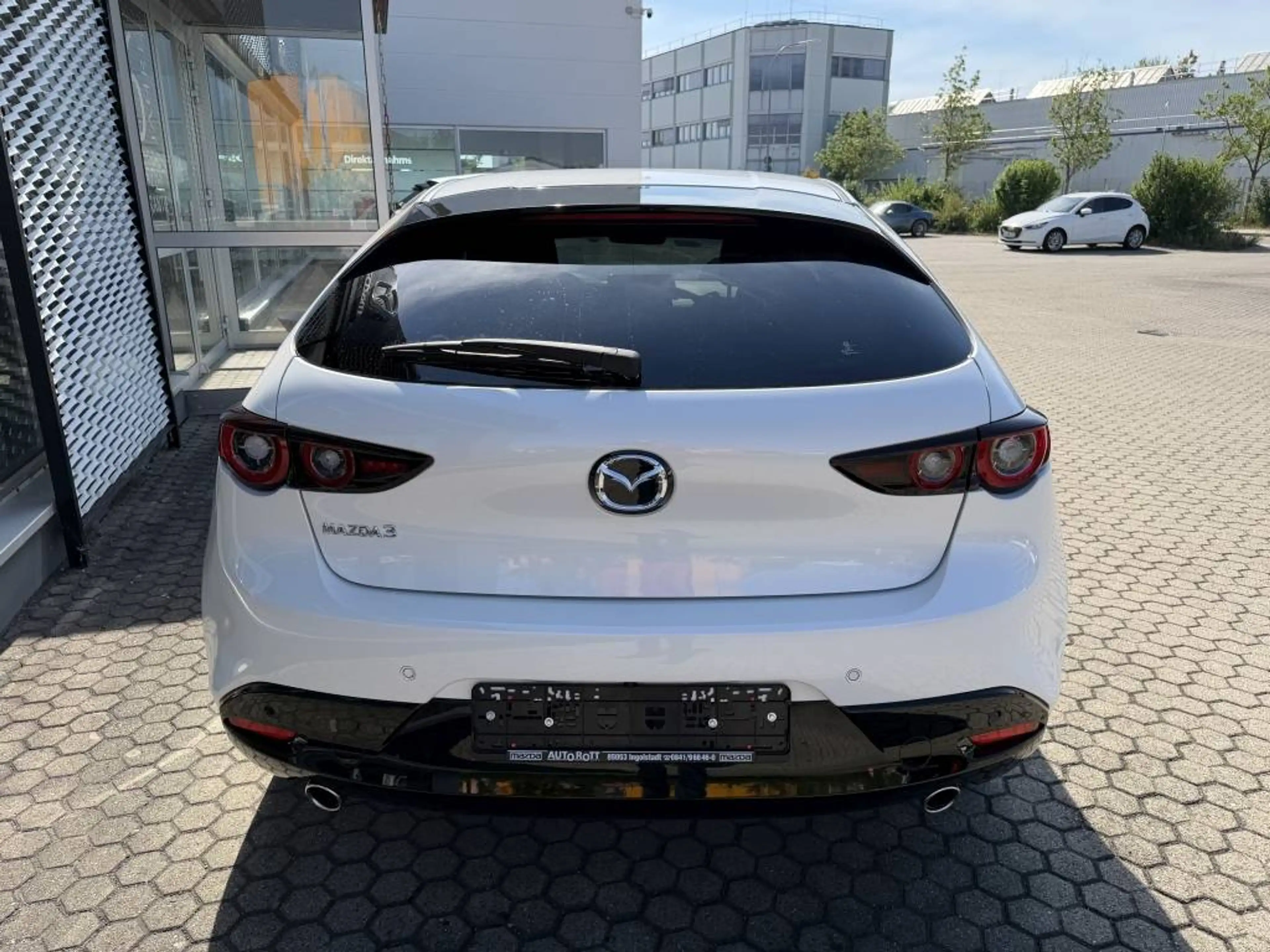 Mazda 3 e-SKYACTIV-G 140 Benziner Homura Navi Carplay Rückfahrkamera Sitzheizung — photo 6