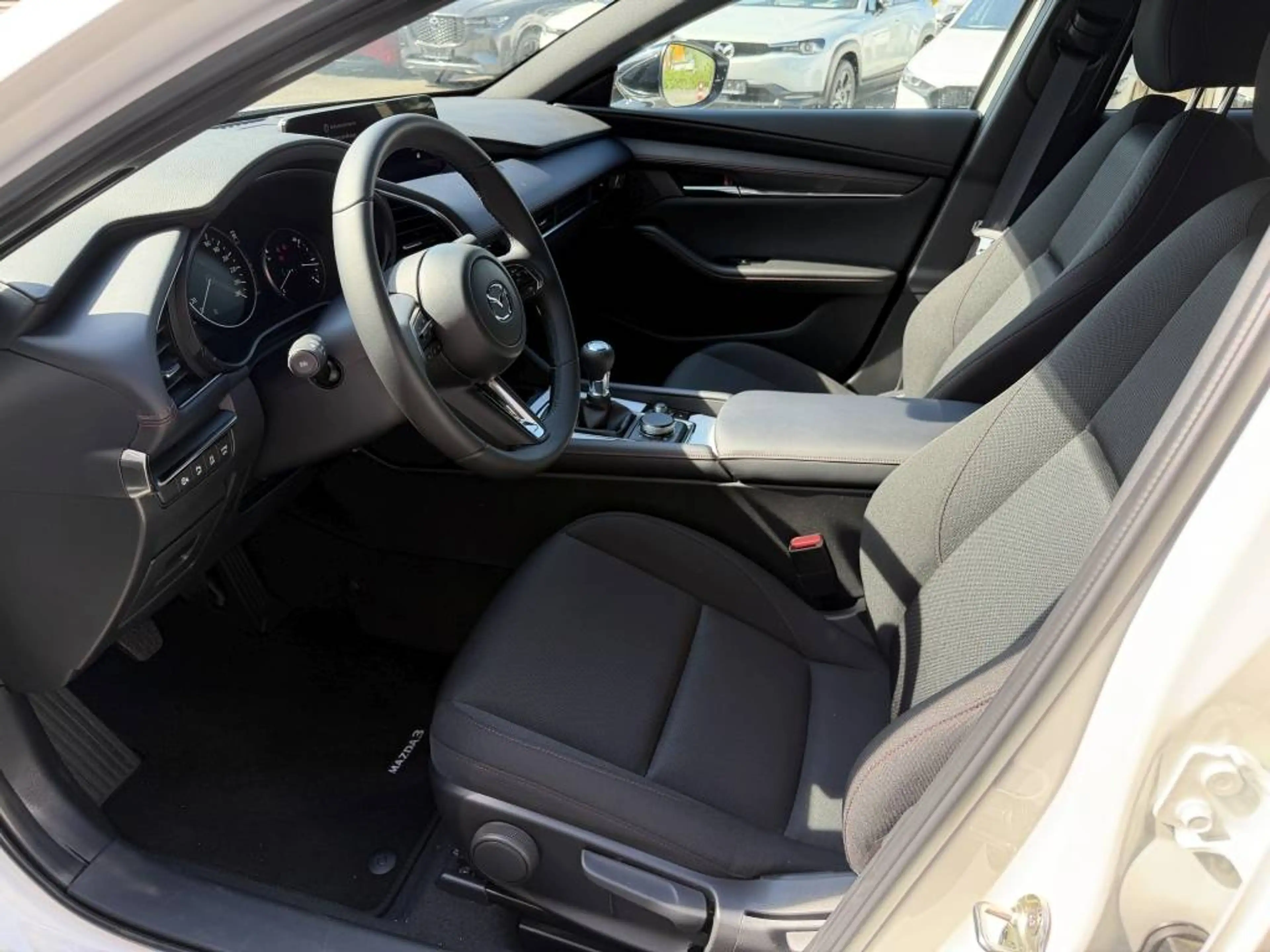 Mazda 3 e-SKYACTIV-G 140 Benziner Homura Navi Carplay Rückfahrkamera Sitzheizung — photo 9