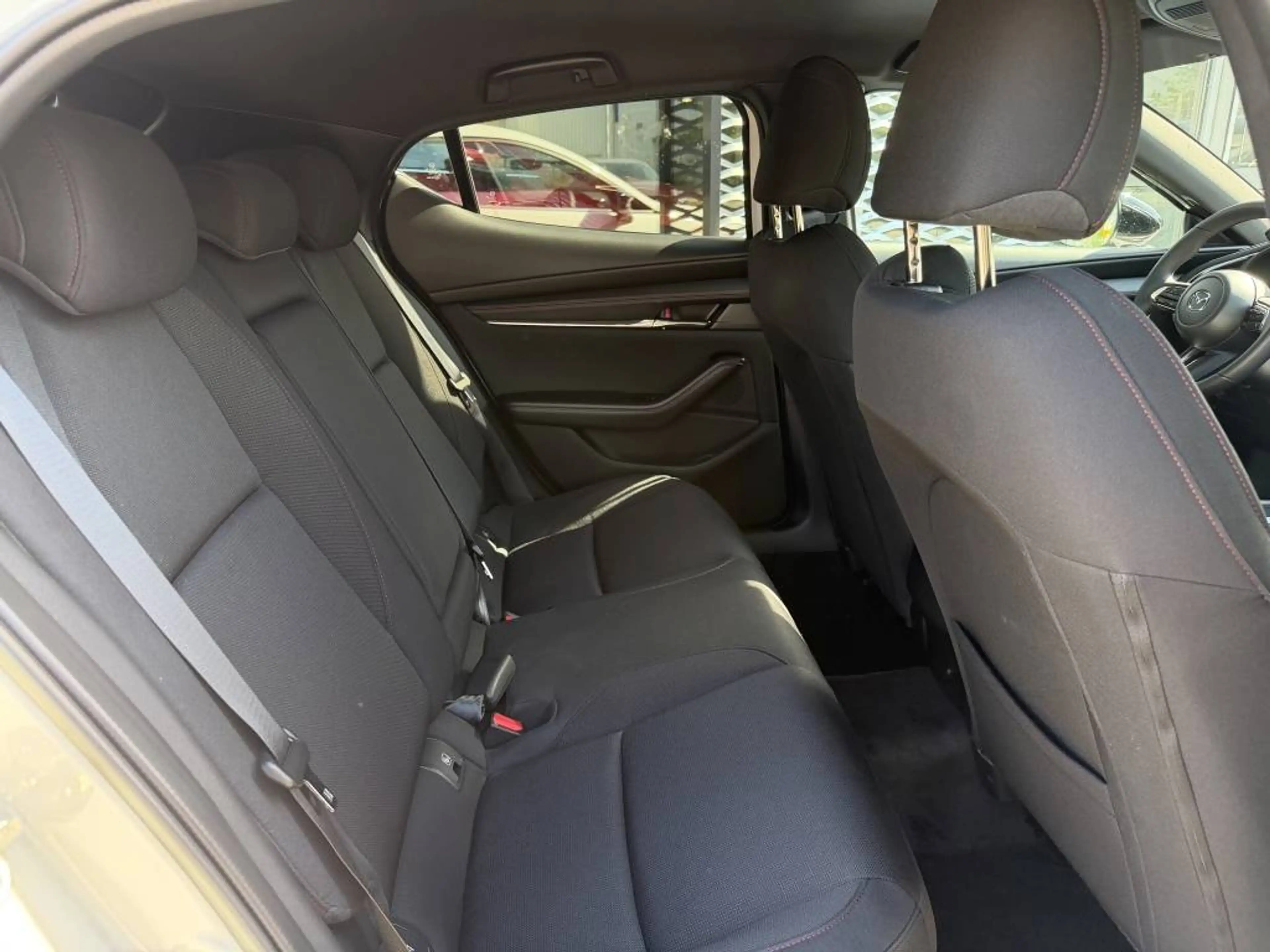Mazda 3 e-SKYACTIV-G 140 Benziner Homura Navi Carplay Rückfahrkamera Sitzheizung — photo 11