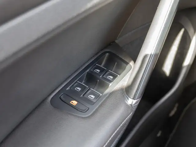 Volkswagen Golf view 26