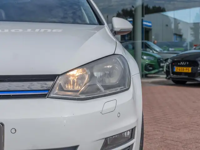 Volkswagen Golf view 15