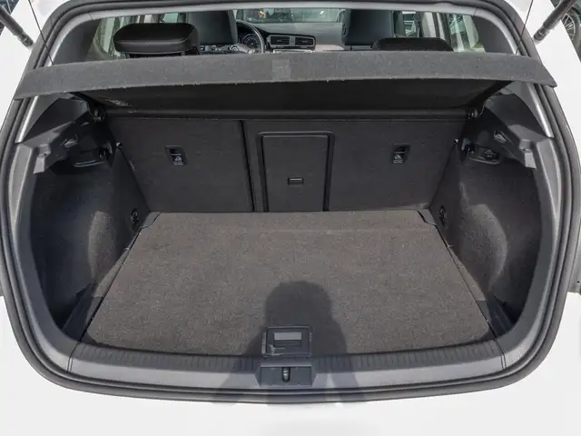 Volkswagen Golf view 21