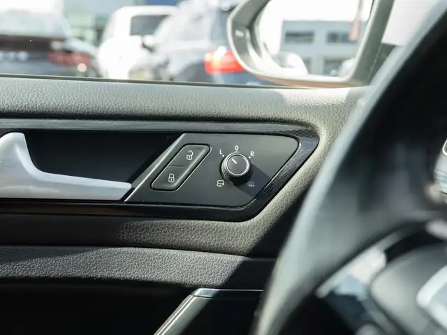 Volkswagen Golf view 25