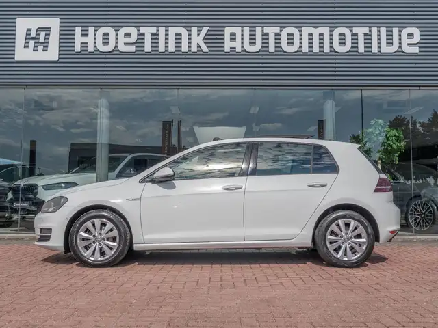 Volkswagen Golf view 9