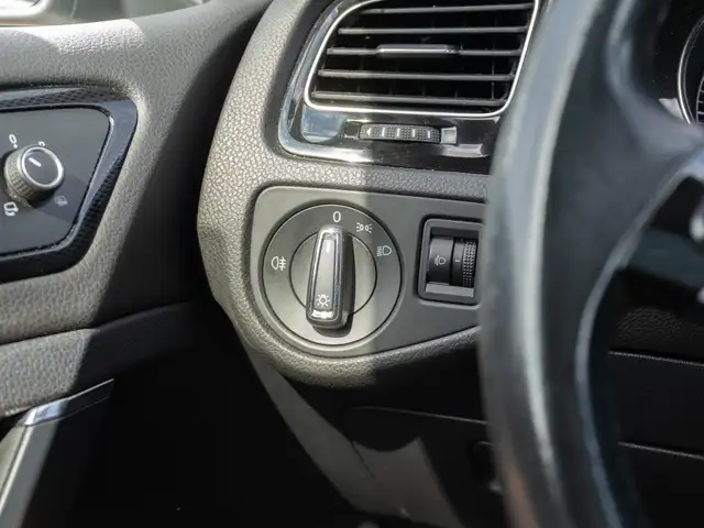 Volkswagen Golf view 24