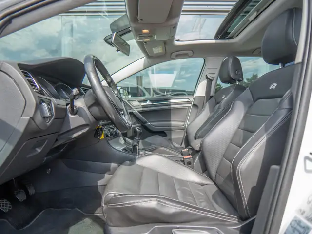 Volkswagen Golf view 18