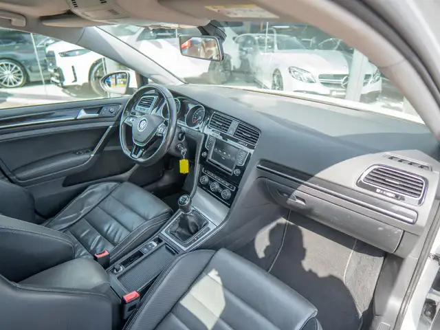 Volkswagen Golf view 5