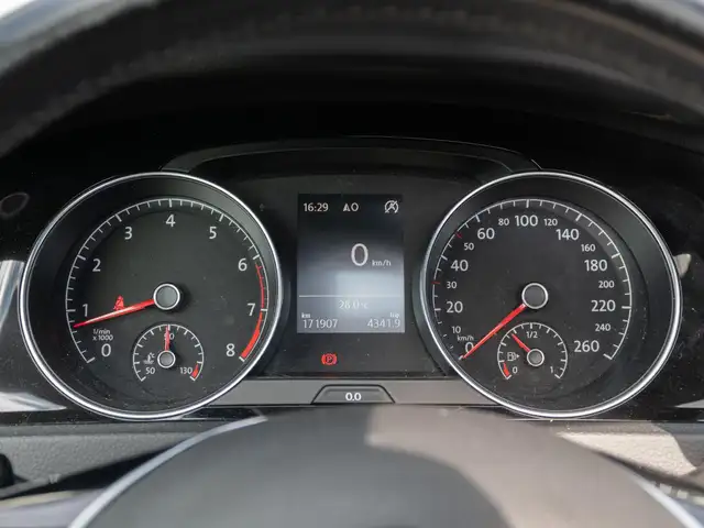 Volkswagen Golf view 13