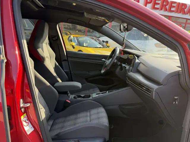 Volkswagen Golf view 4