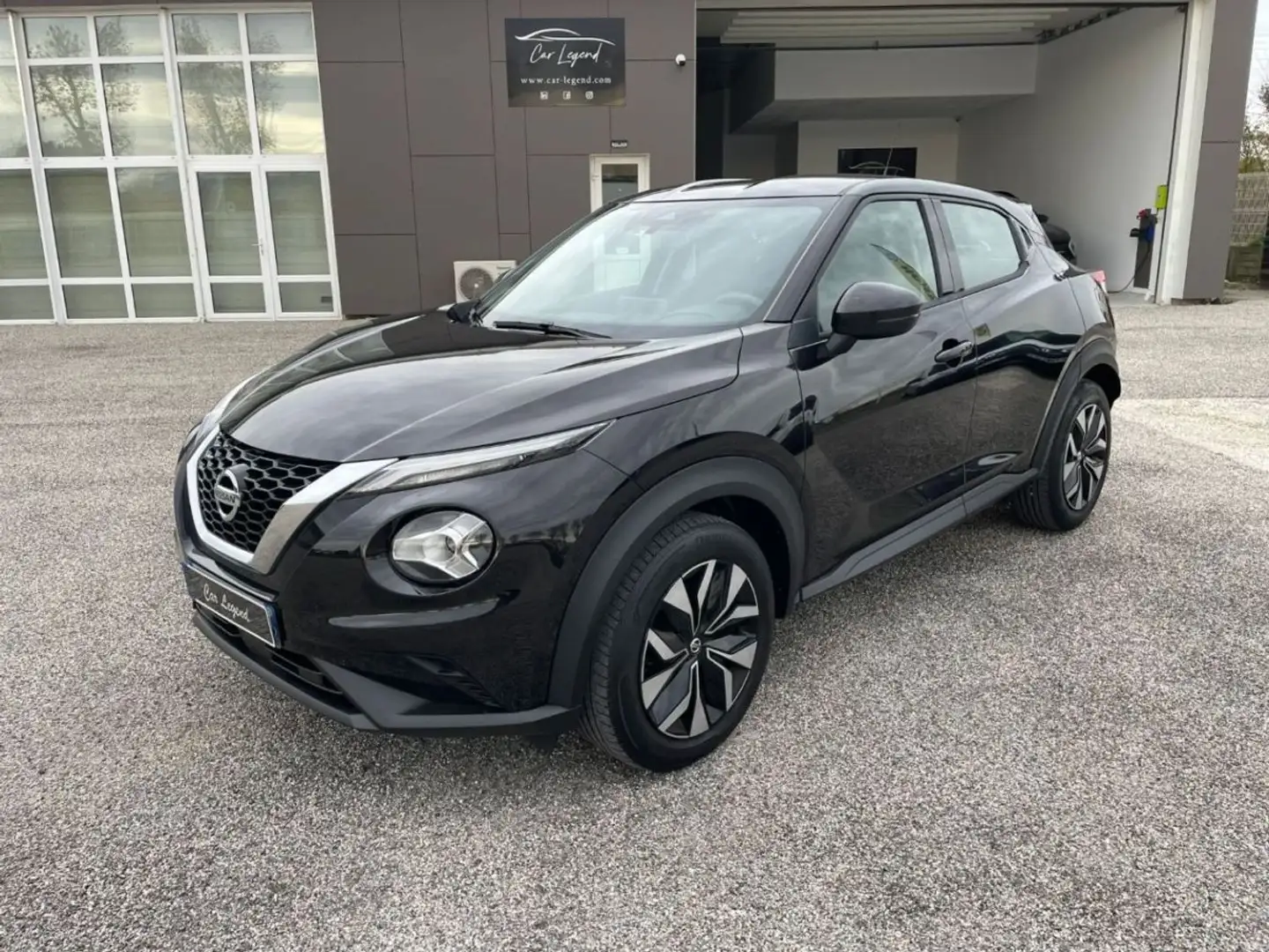 Nissan Juke 2021 DIG-T 114 DCT7 Business Edition Zwart - 1