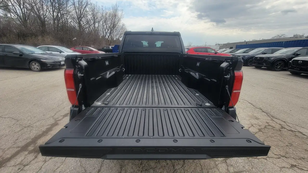 Toyota Tacoma снимка Toyota Tacoma