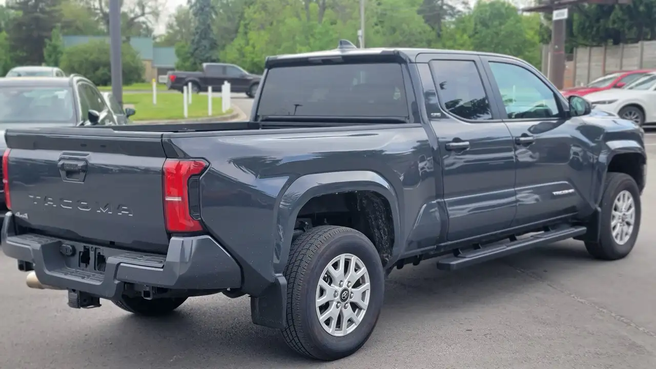 Toyota Tacoma снимка Toyota Tacoma