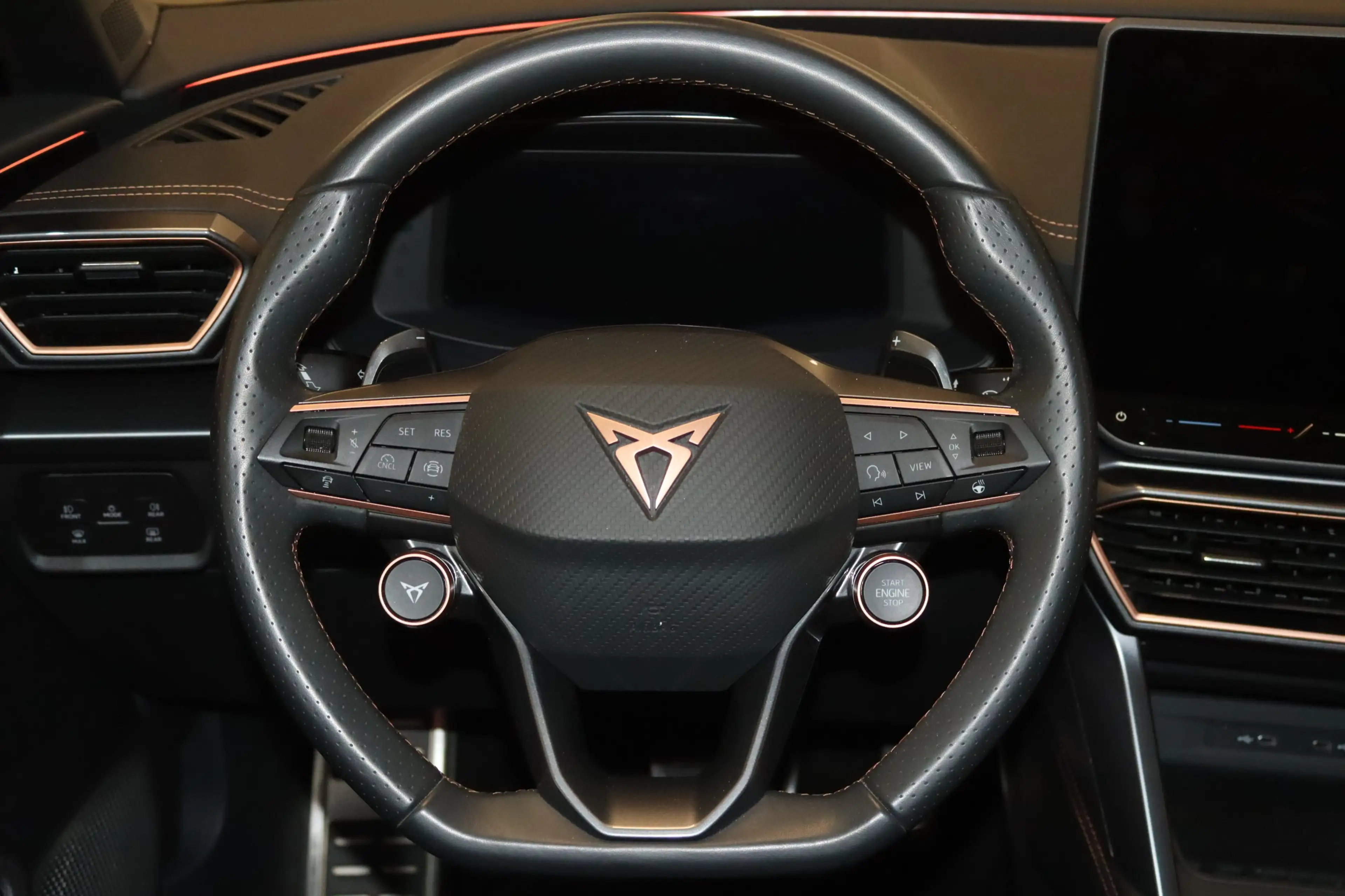 CUPRA Leon 1.5 eTSI DSG-NAV-LED-KAMERA-SHZ-KEYLESS-SHZ — photo 5