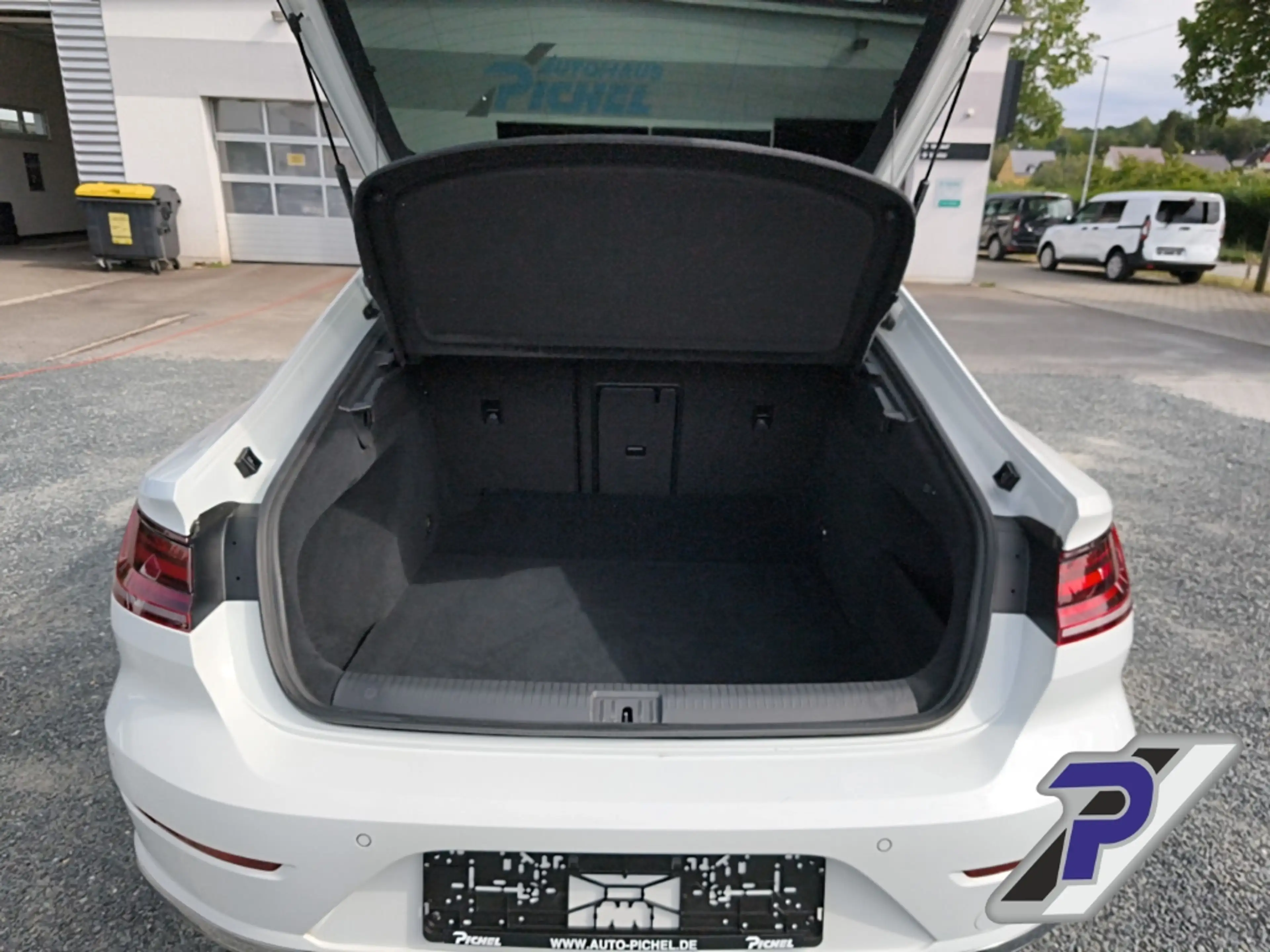 Volkswagen Arteon R-Line AHK+LED-LICHT+NAVI+3-ZONEN-KLIMA — photo 10