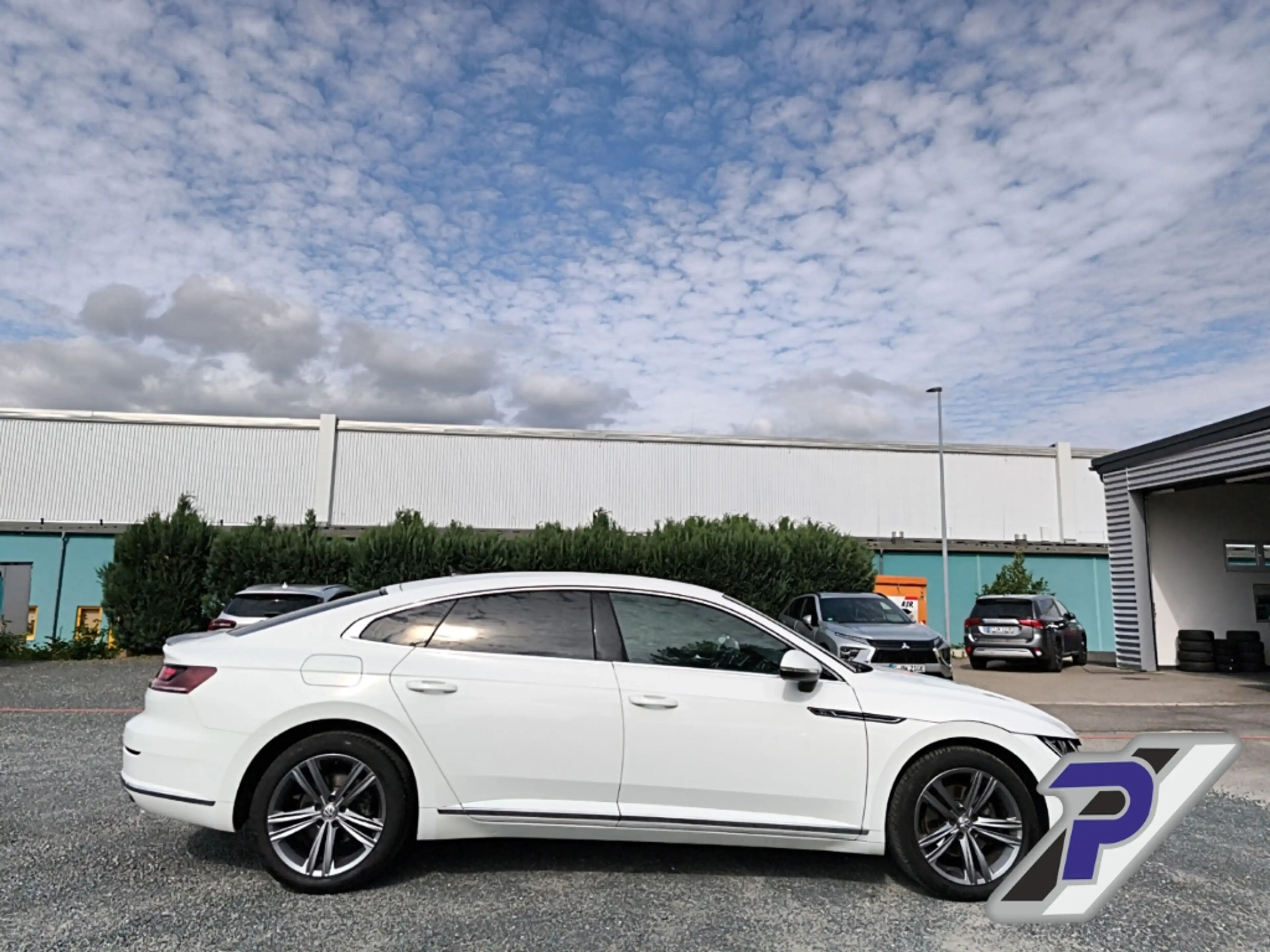 Volkswagen Arteon R-Line AHK+LED-LICHT+NAVI+3-ZONEN-KLIMA — photo 6