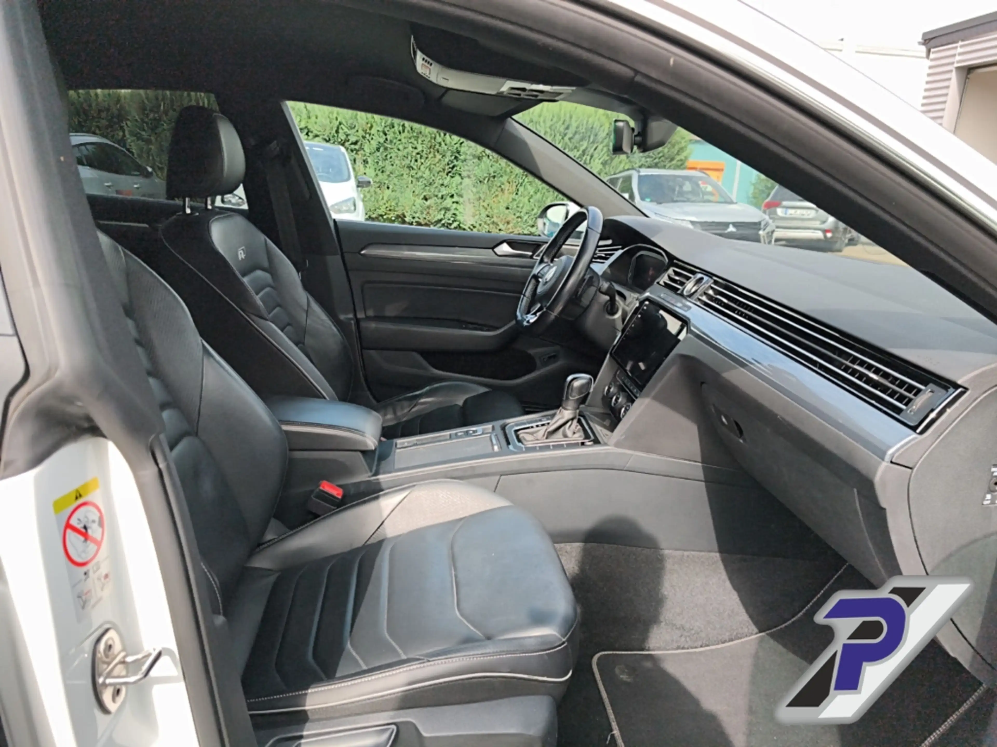 Volkswagen Arteon R-Line AHK+LED-LICHT+NAVI+3-ZONEN-KLIMA — photo 14