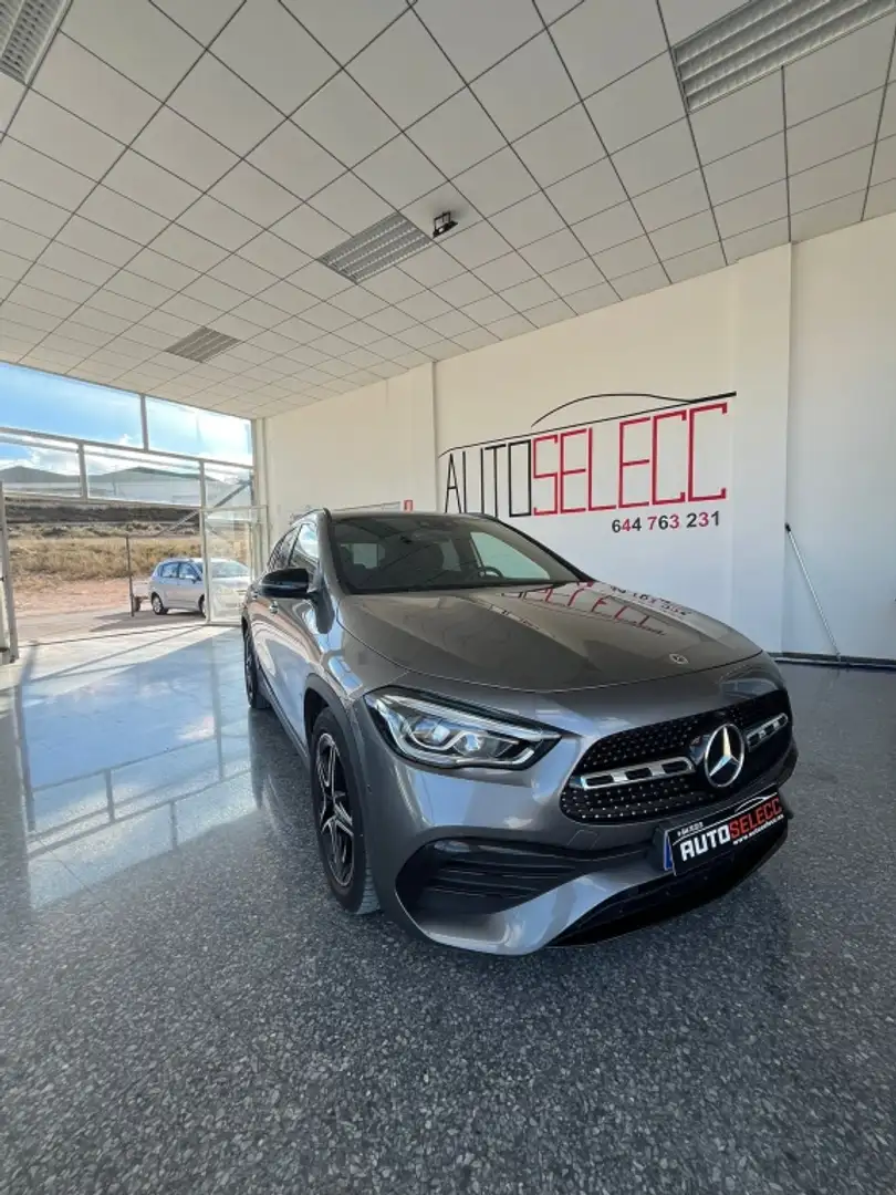 Mercedes-Benz GLA 200 200d 4Matic 8G-DCT Grau - 2