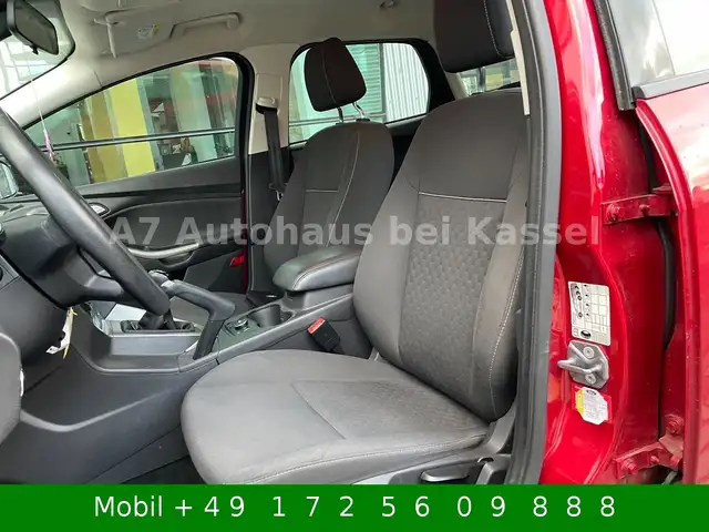 Ford Focus view 12