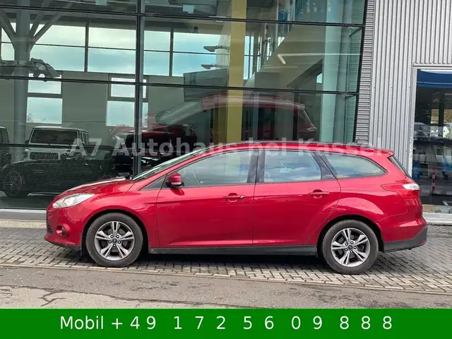 Ford Focus view 3