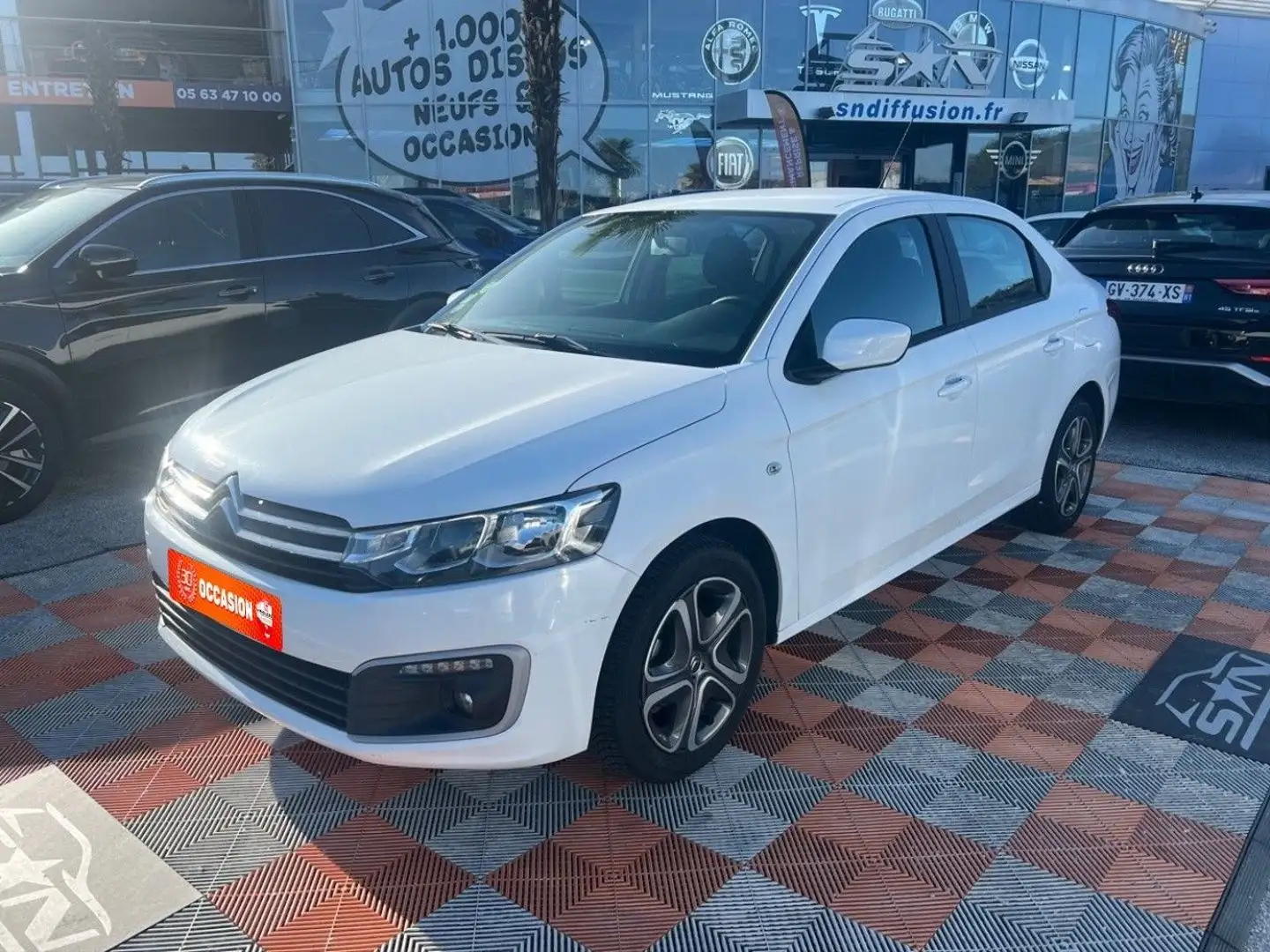 Citroen C-Elysée 1.2 VTi 12V 82 CONFORT Clim auto Weiß - 1