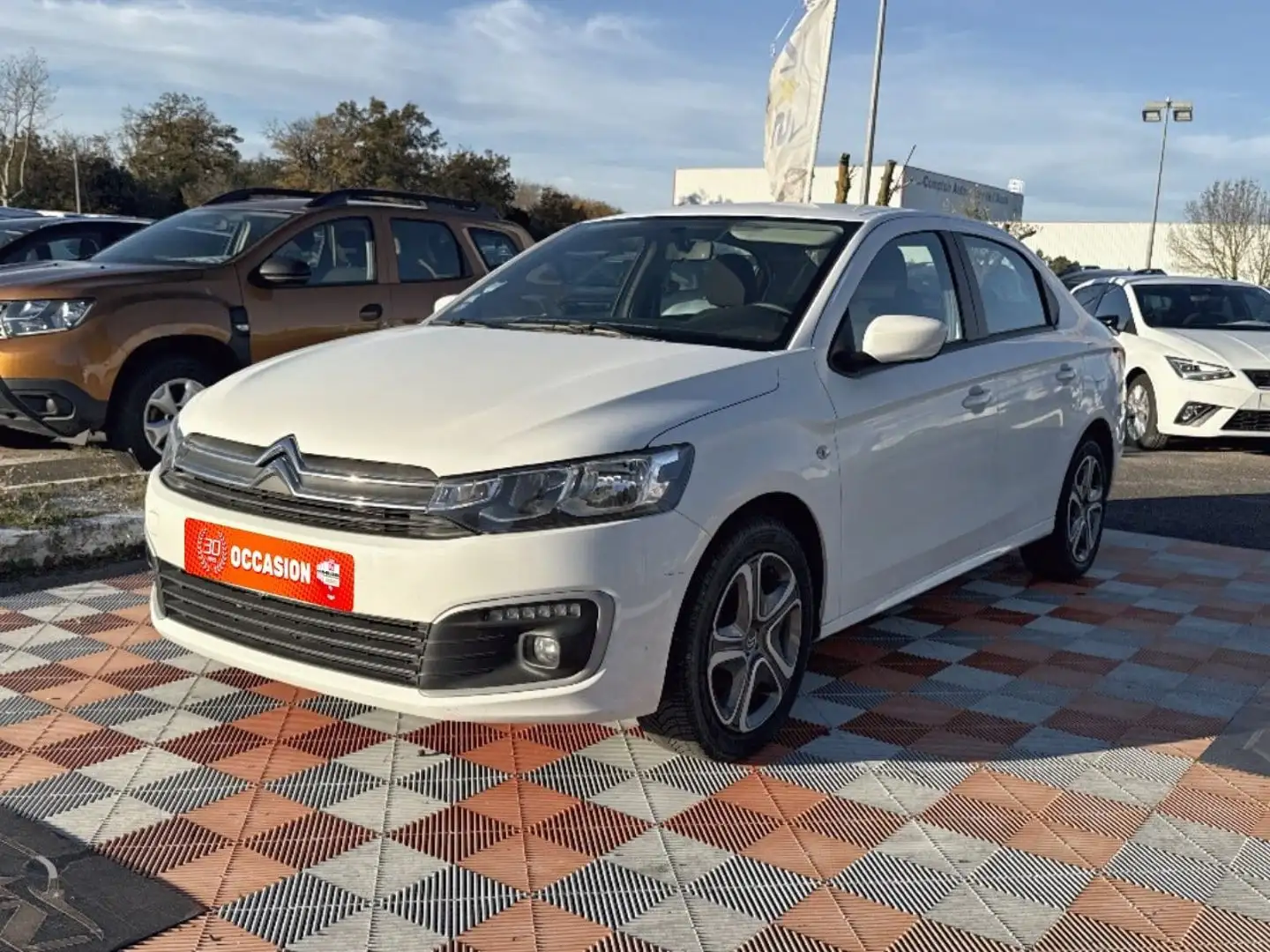 Citroen C-Elysée 1.2 VTi 12V 82 CONFORT Clim auto Blanc - 1