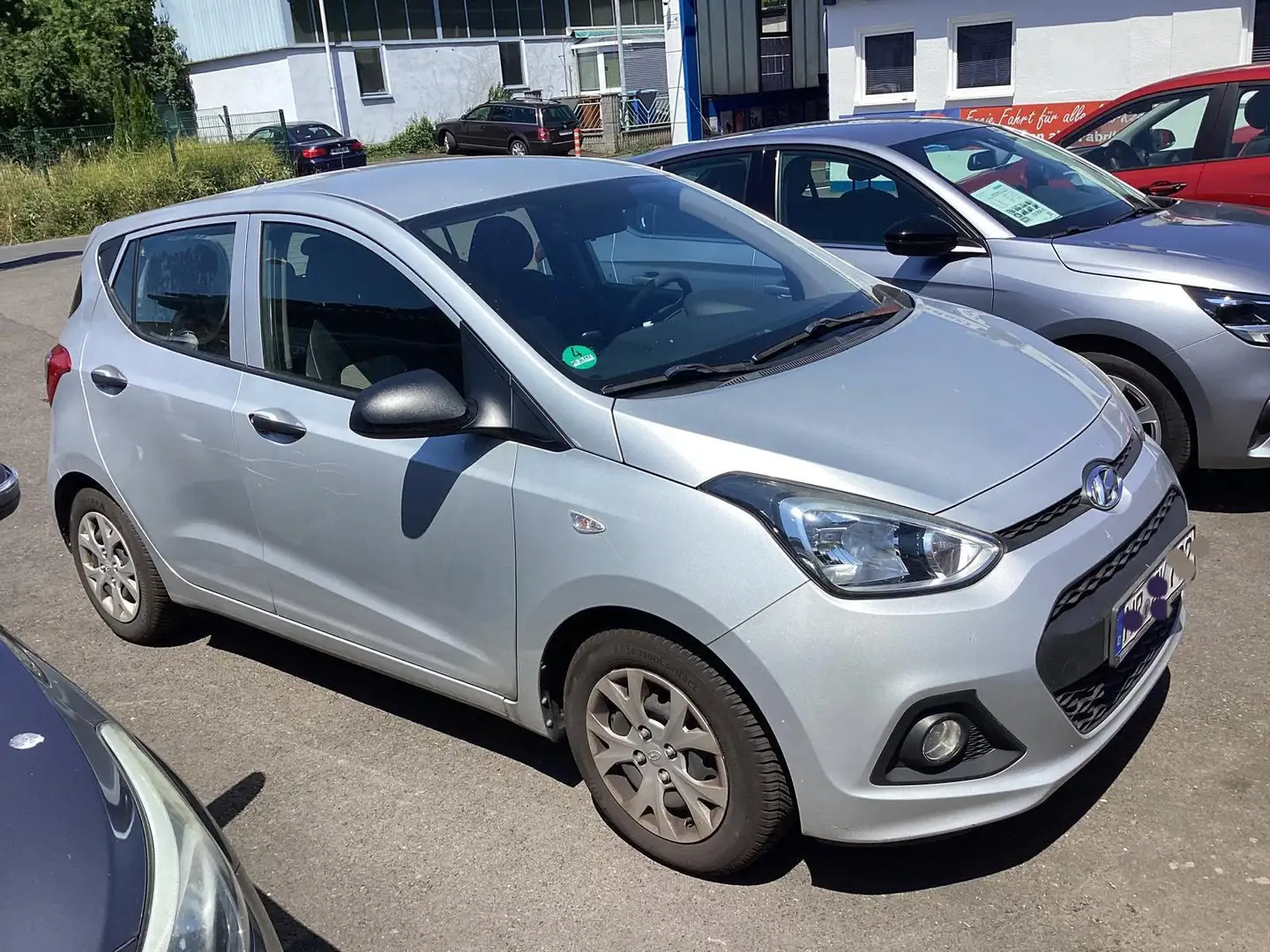 Hyundai i10 1.0 Classic Klima 49 kW (67 PS), Schalt. 5-Gang... Srebrny - 2