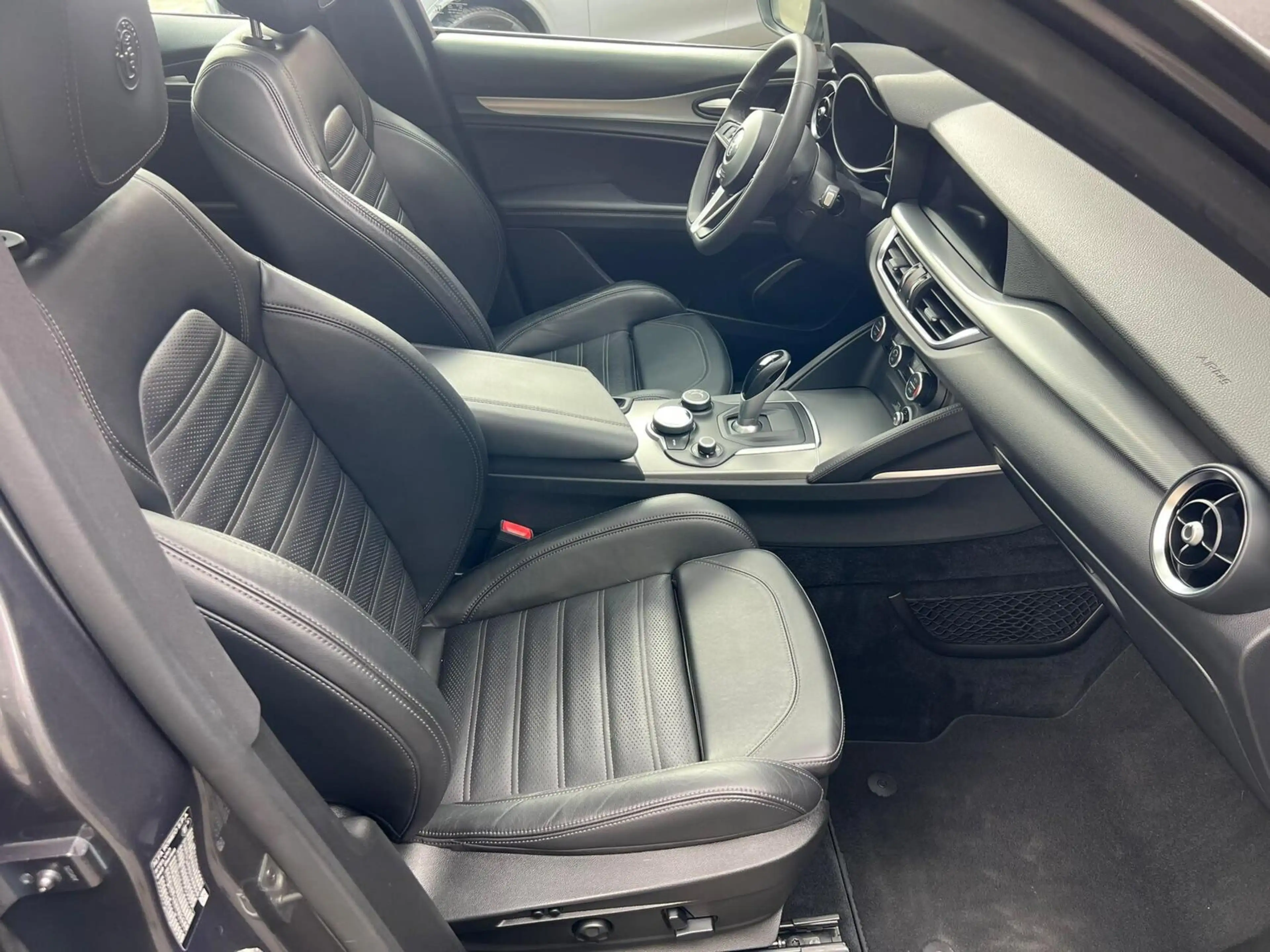 Alfa Romeo Stelvio 2.0t Q4 Veloce, 310pk, panodak, 1ste eig. — photo 8