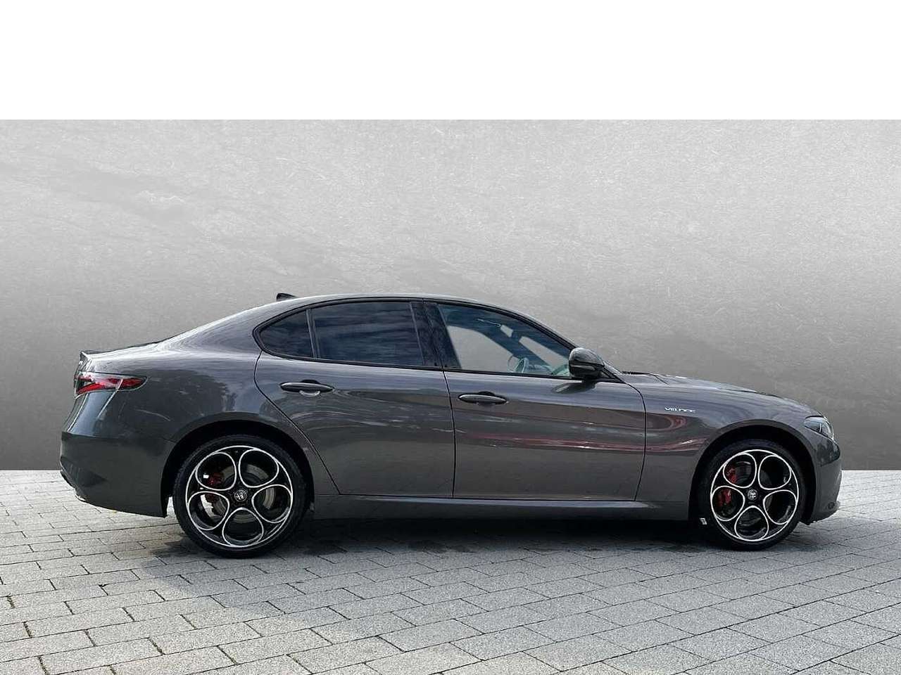 Alfa Romeo-Giulia-Veloce 2.0 Turbo 16V AT8-Q4